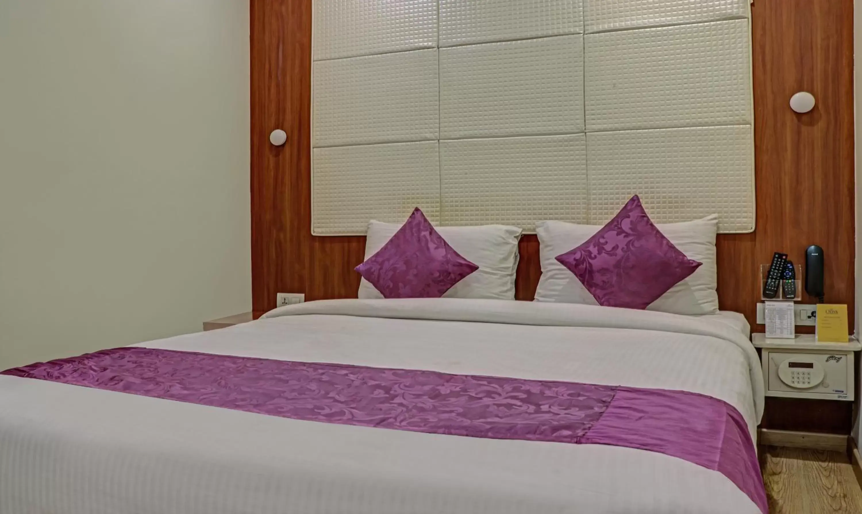 Bed in The Onyx Hotel Bed in The Onyx Hotel