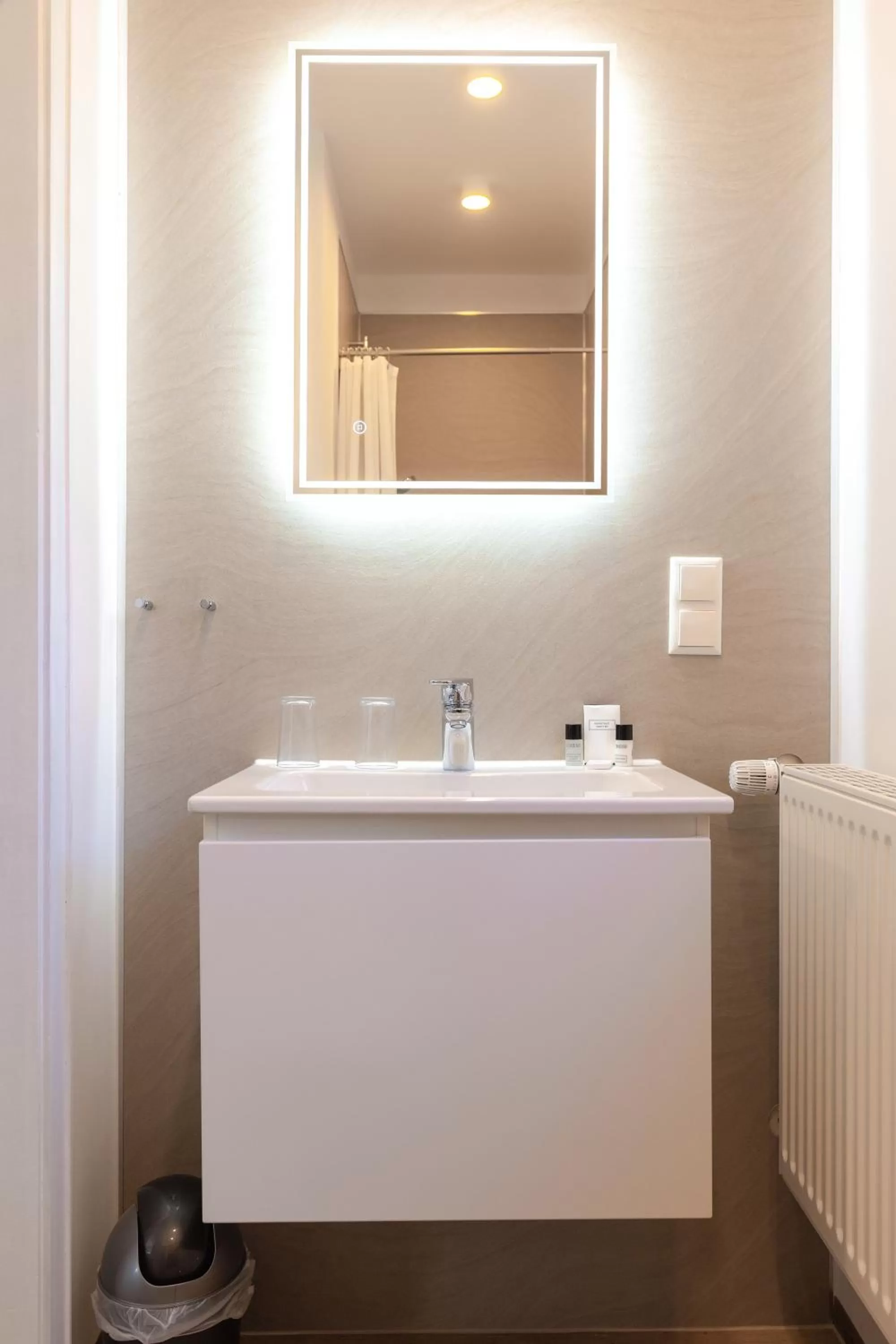 Bathroom in Landhotel Gutshof im Oertzetal in Oldendorf, Südheide