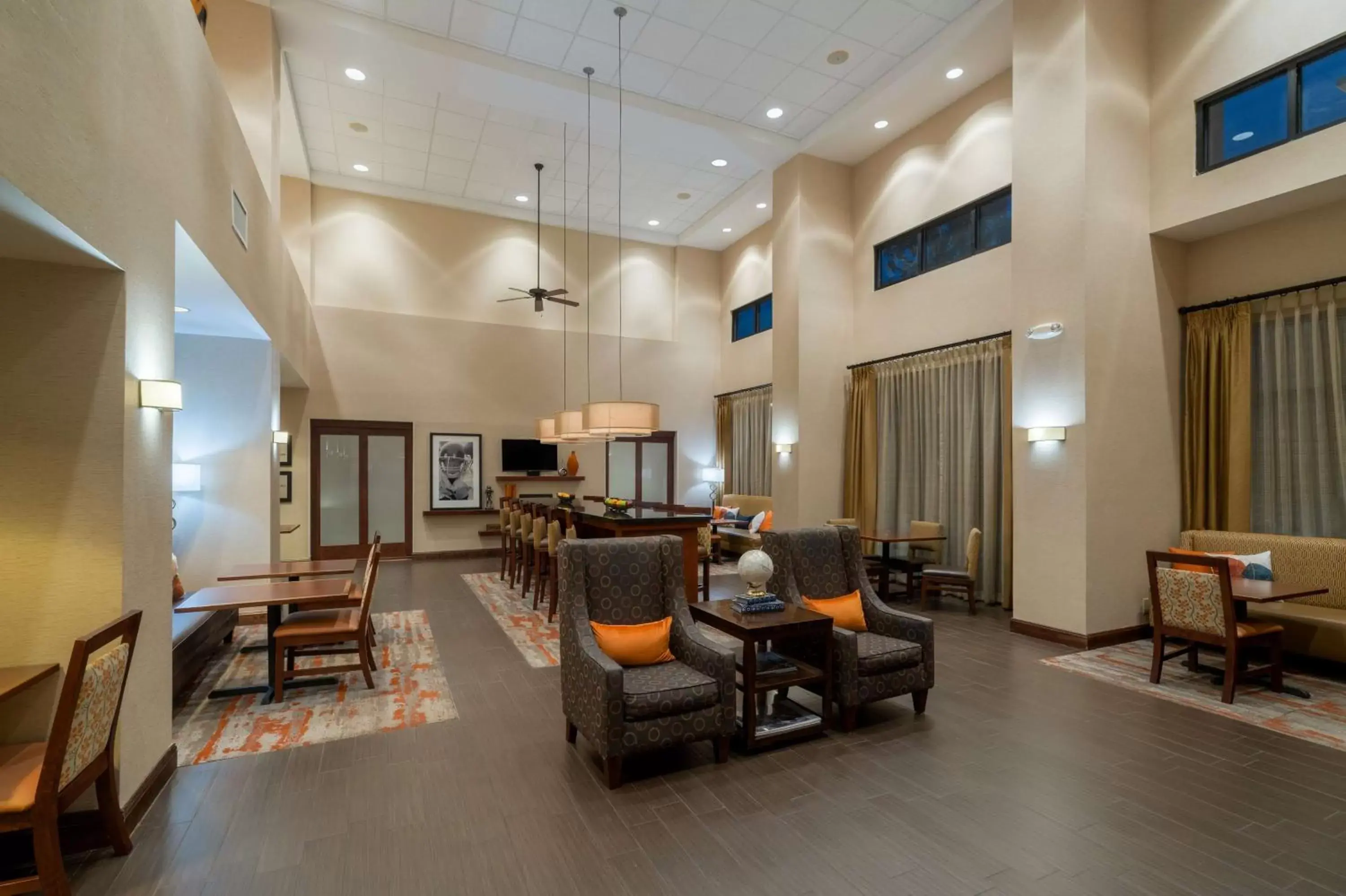 Lobby or reception, Seating Area in Hampton Inn & Suites Opelika-I-85 Auburn Area