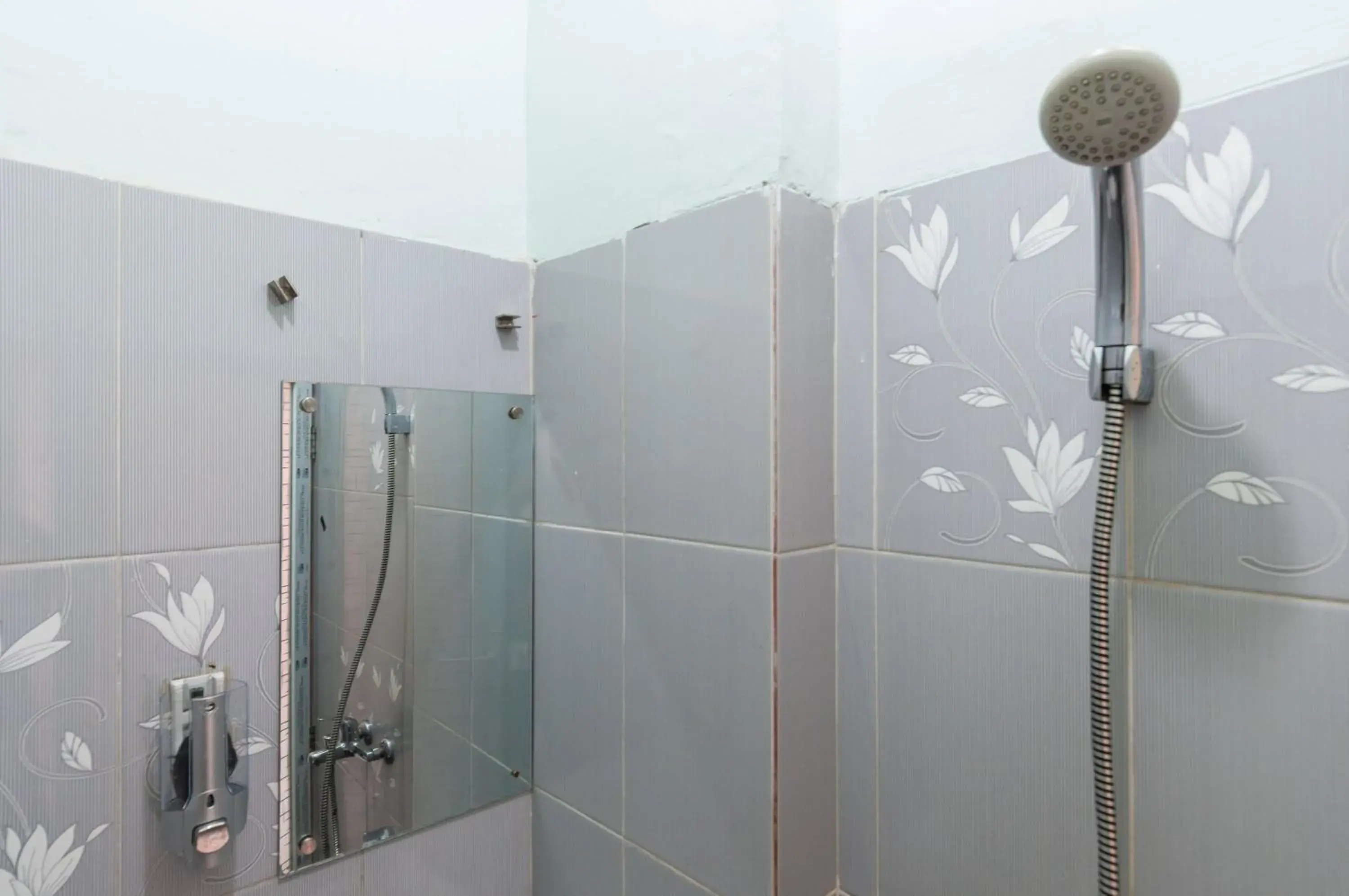 Bathroom in OYO 1763 Dinda Residence Syariah