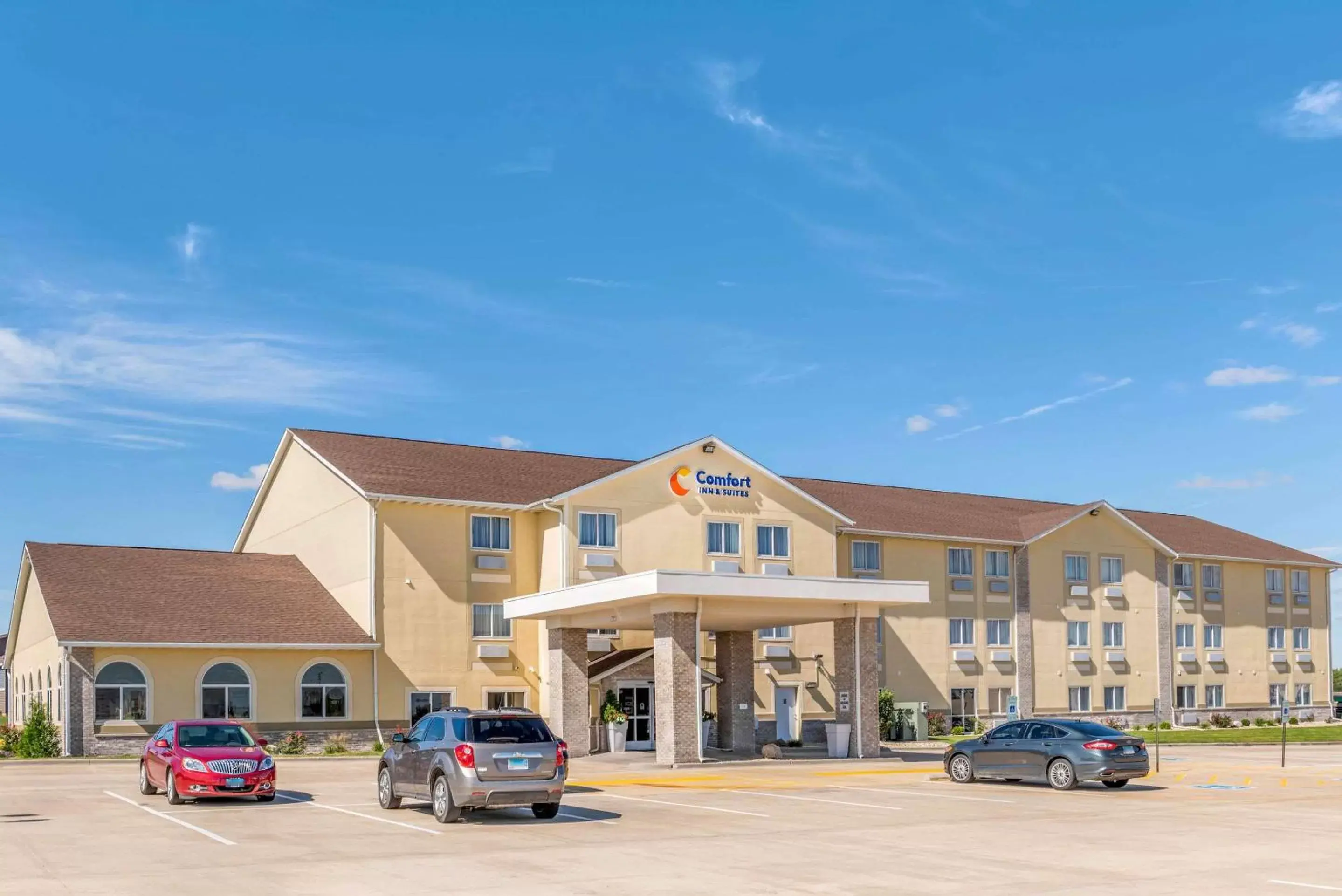 Property Building in Comfort Inn & Suites near Route 66 Award Winning Gold Hotel 2021