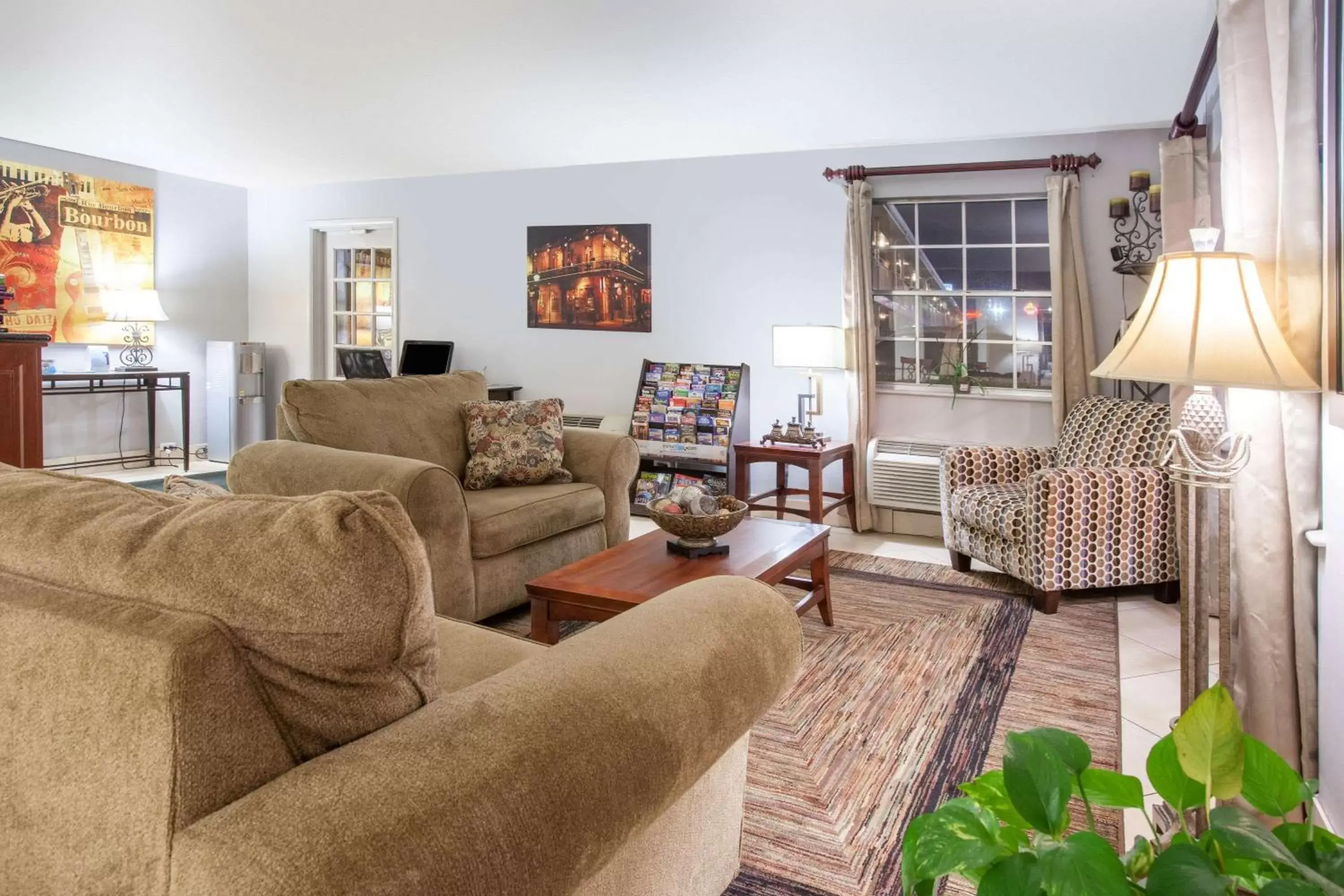 Lobby or reception, Seating Area in Super 8 by Wyndham West Monroe