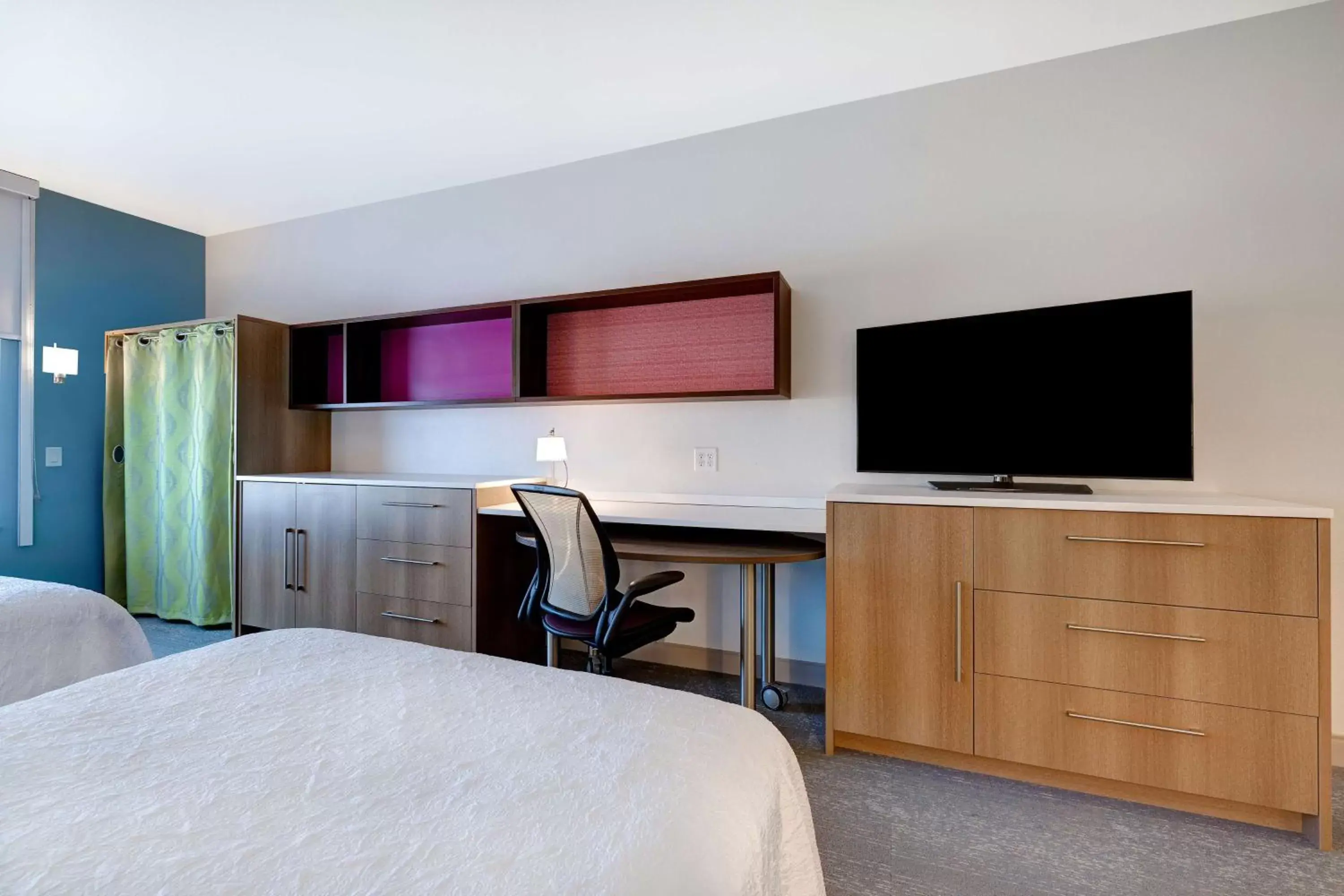 Bedroom, TV/Entertainment Center in Home2 Suites By Hilton Las Vegas Northwest