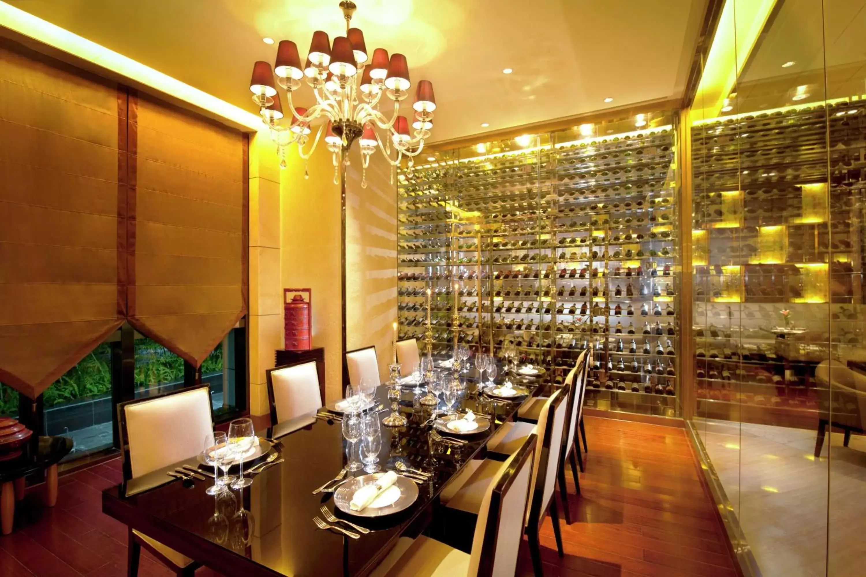 Dining area, Restaurant/Places to Eat in Hilton Guangzhou Baiyun - Canton Fair Free Shuttle Bus