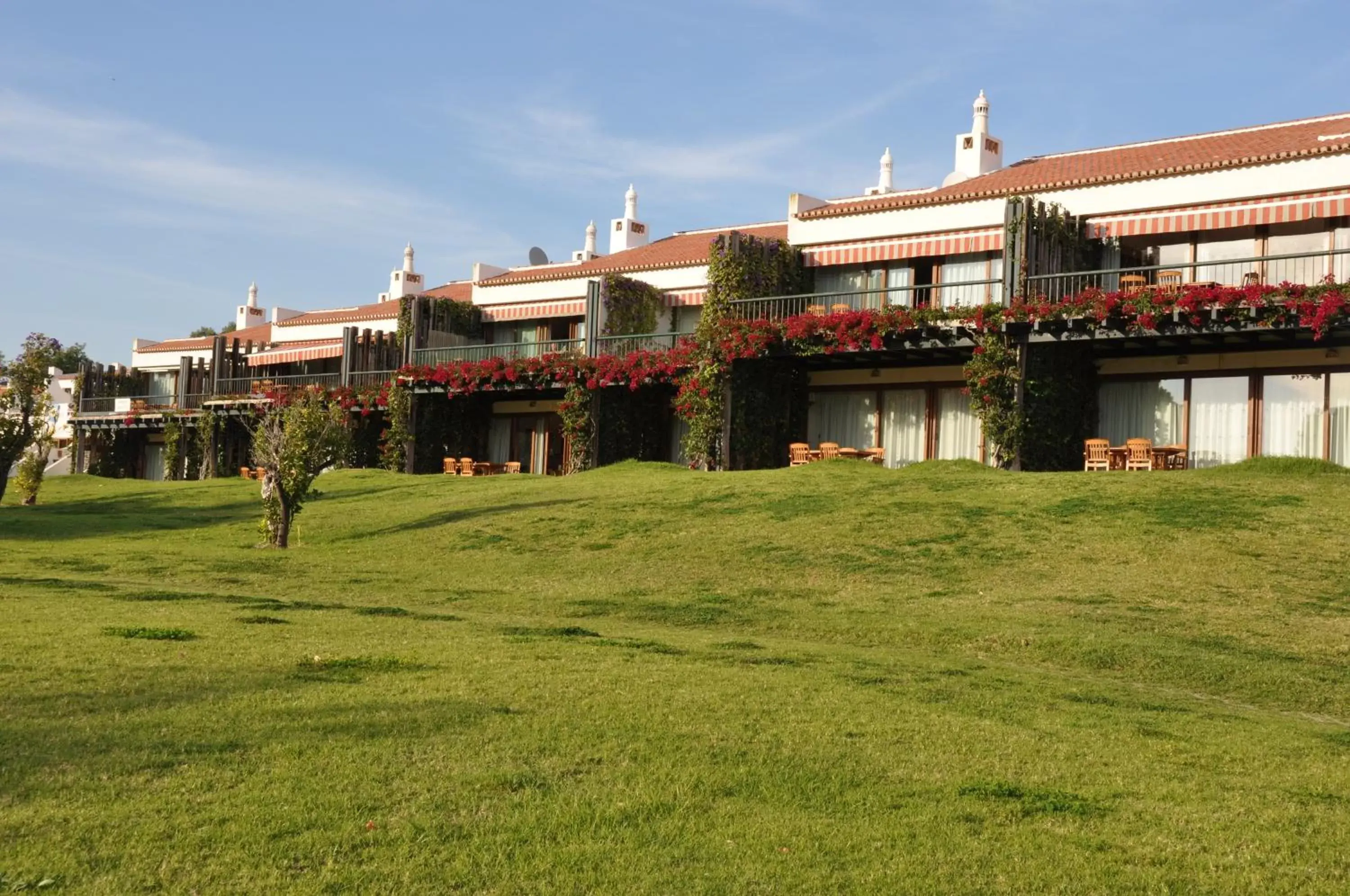 Facade/entrance, Property Building in Pedras D'el Rei