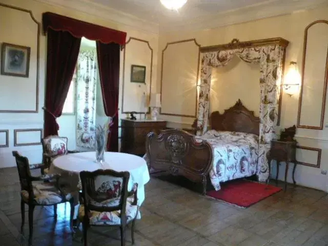 Photo of the whole room in Château De Saint-Maixant