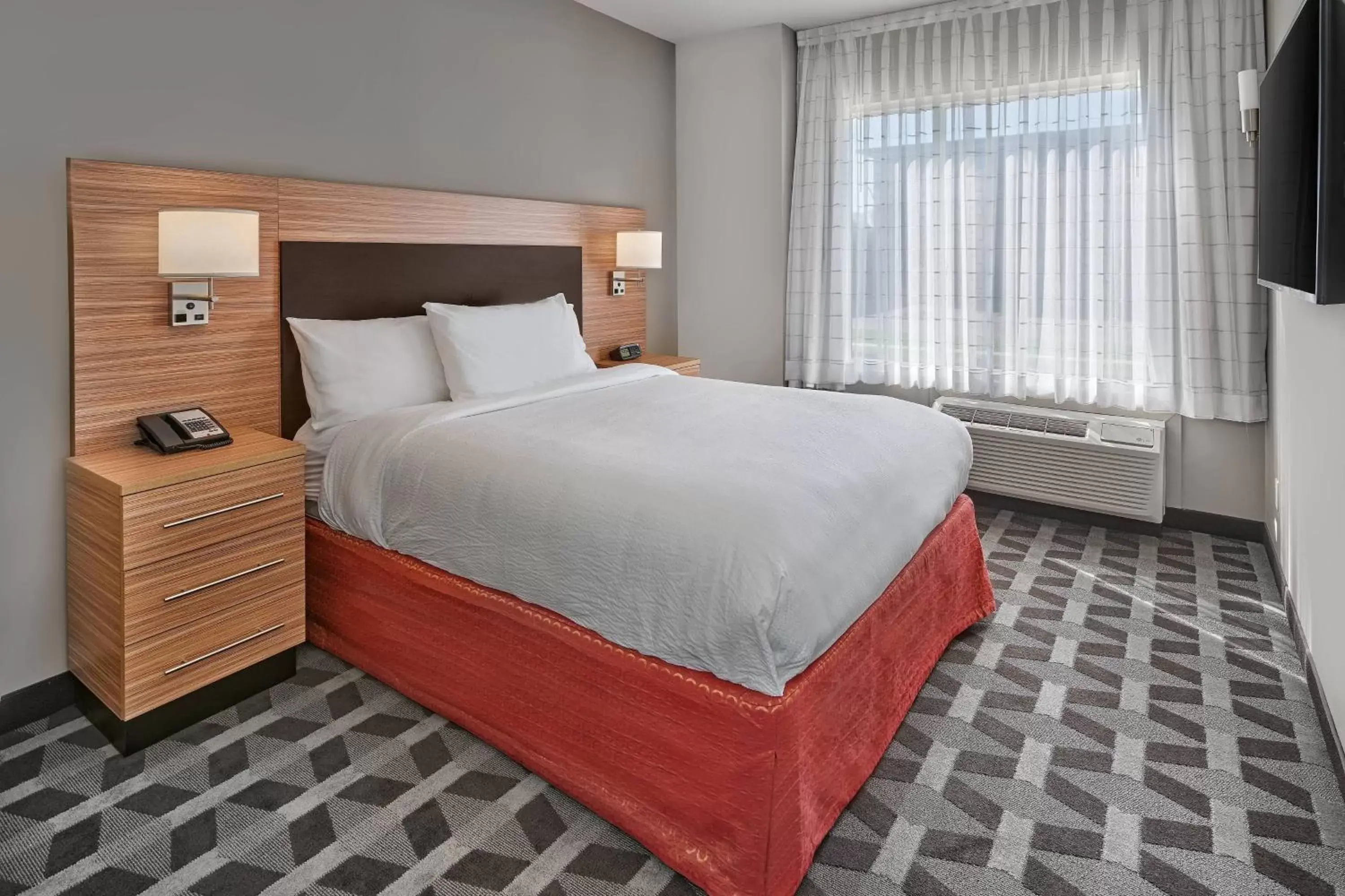 Bedroom, Bed in TownePlace Suites by Marriott Edmonton Sherwood Park