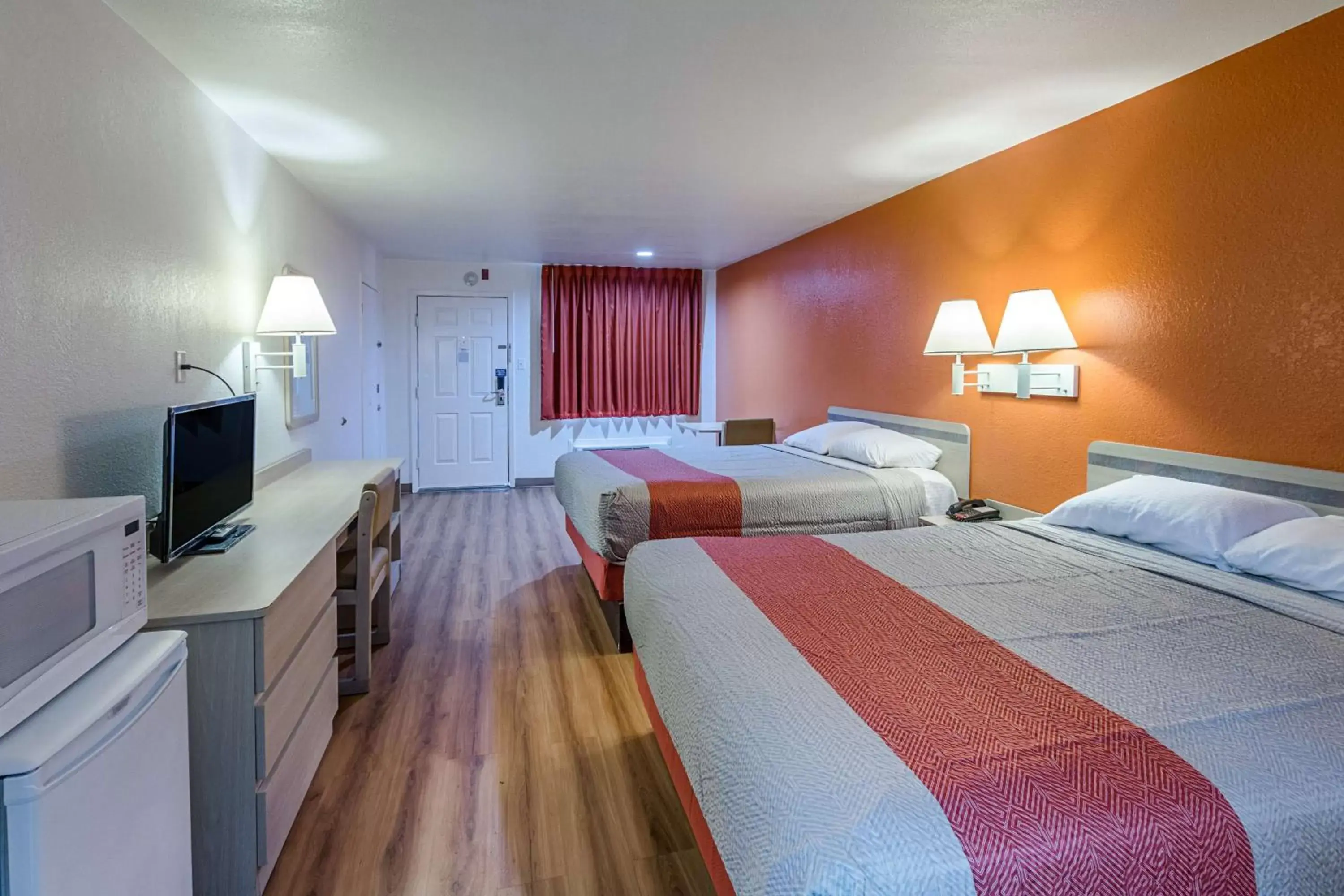 TV and multimedia, Bed in Motel 6-Lancaster, TX - DeSoto - Lancaster