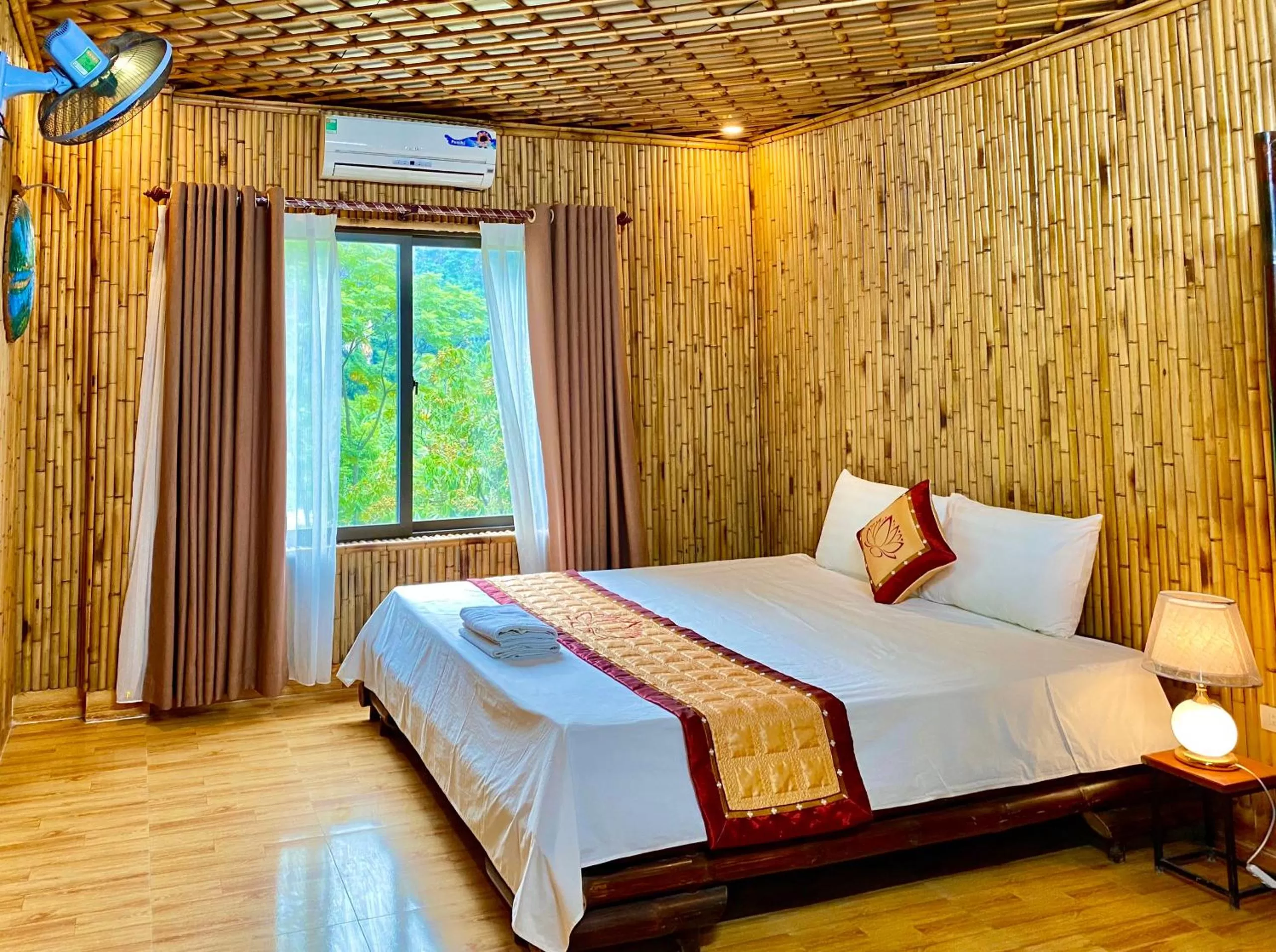 Photo of the whole room, Bed in Bamboo Hill Villa
