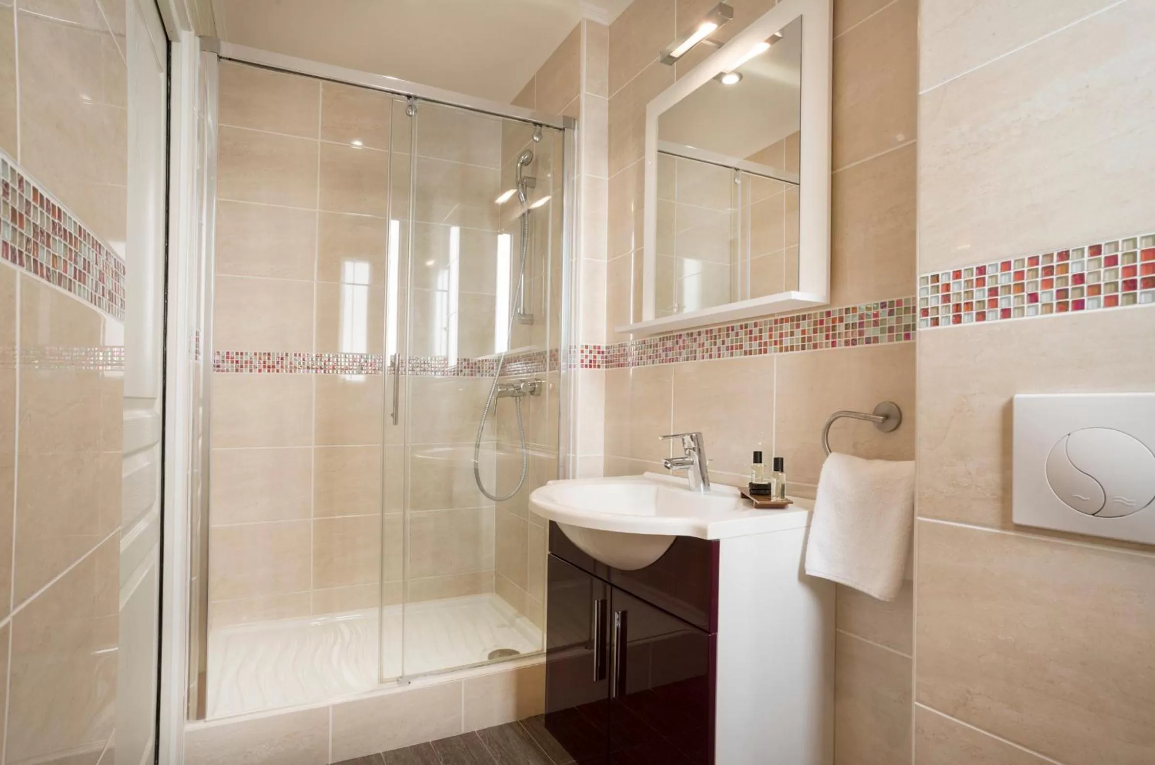 Bathroom in Chatillon Paris Montparnasse