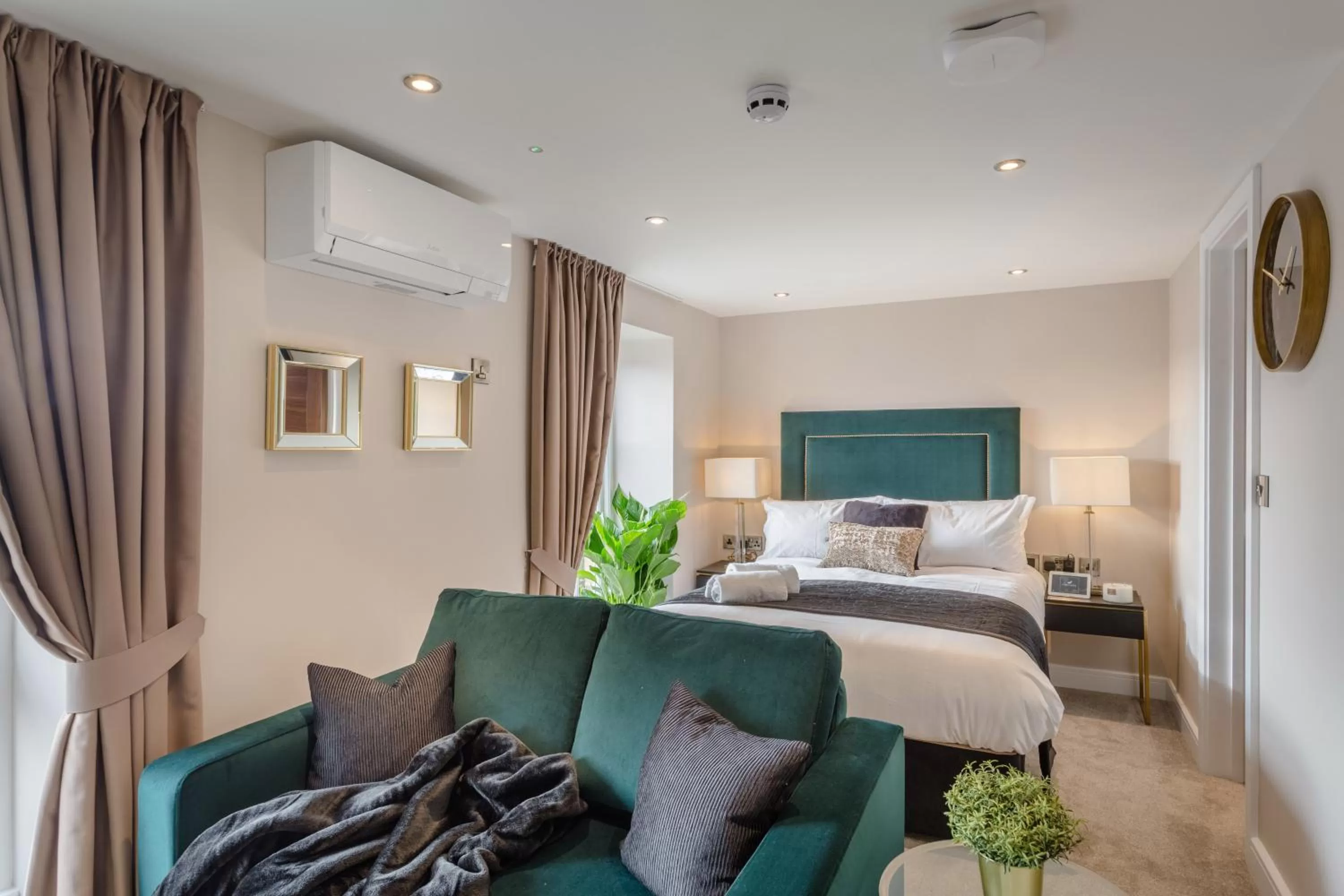 Photo of the whole room, Bed in Heritage Mews Nottingham