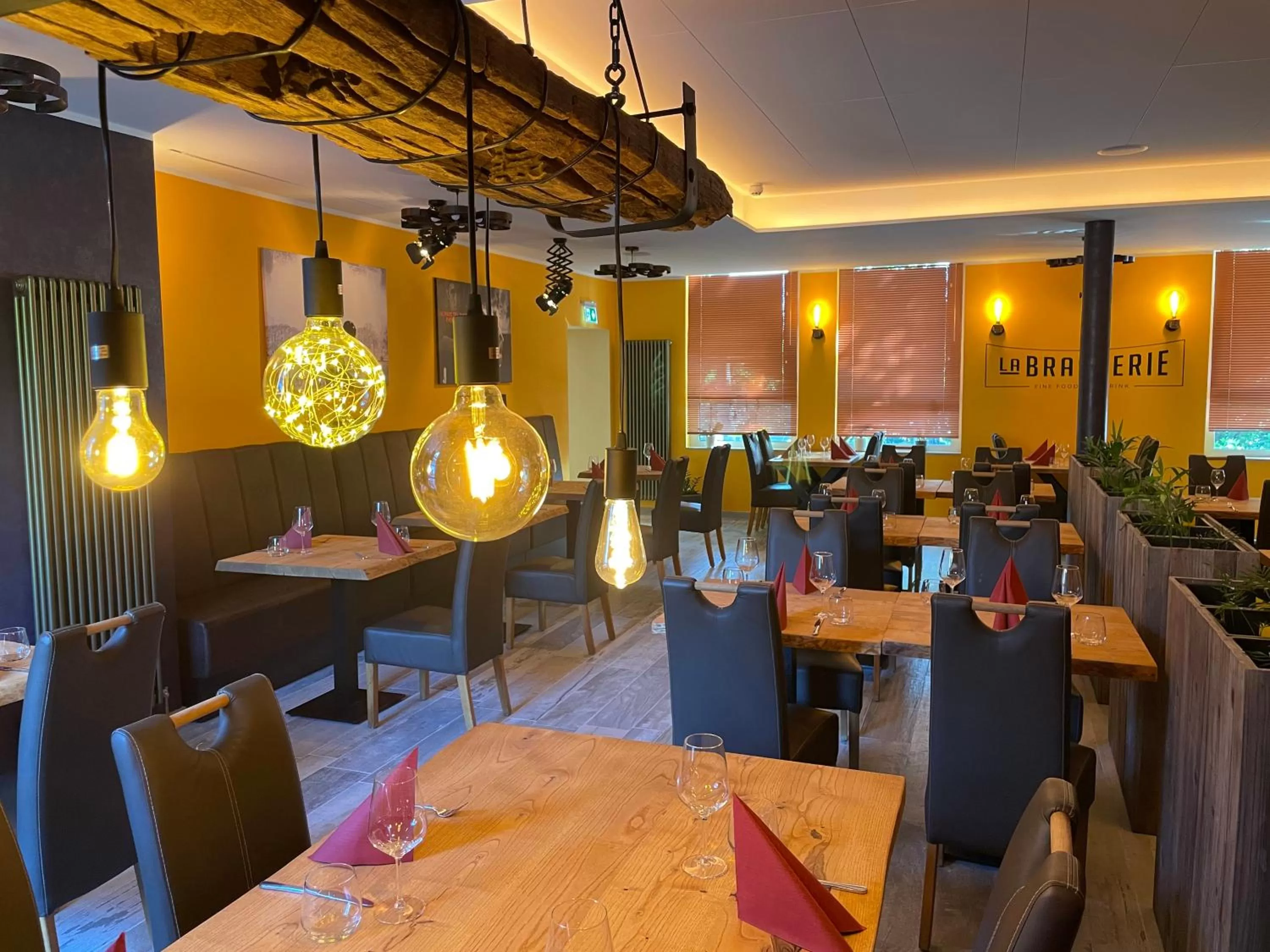 Restaurant/places to eat in Heidekönig Hotel Celle