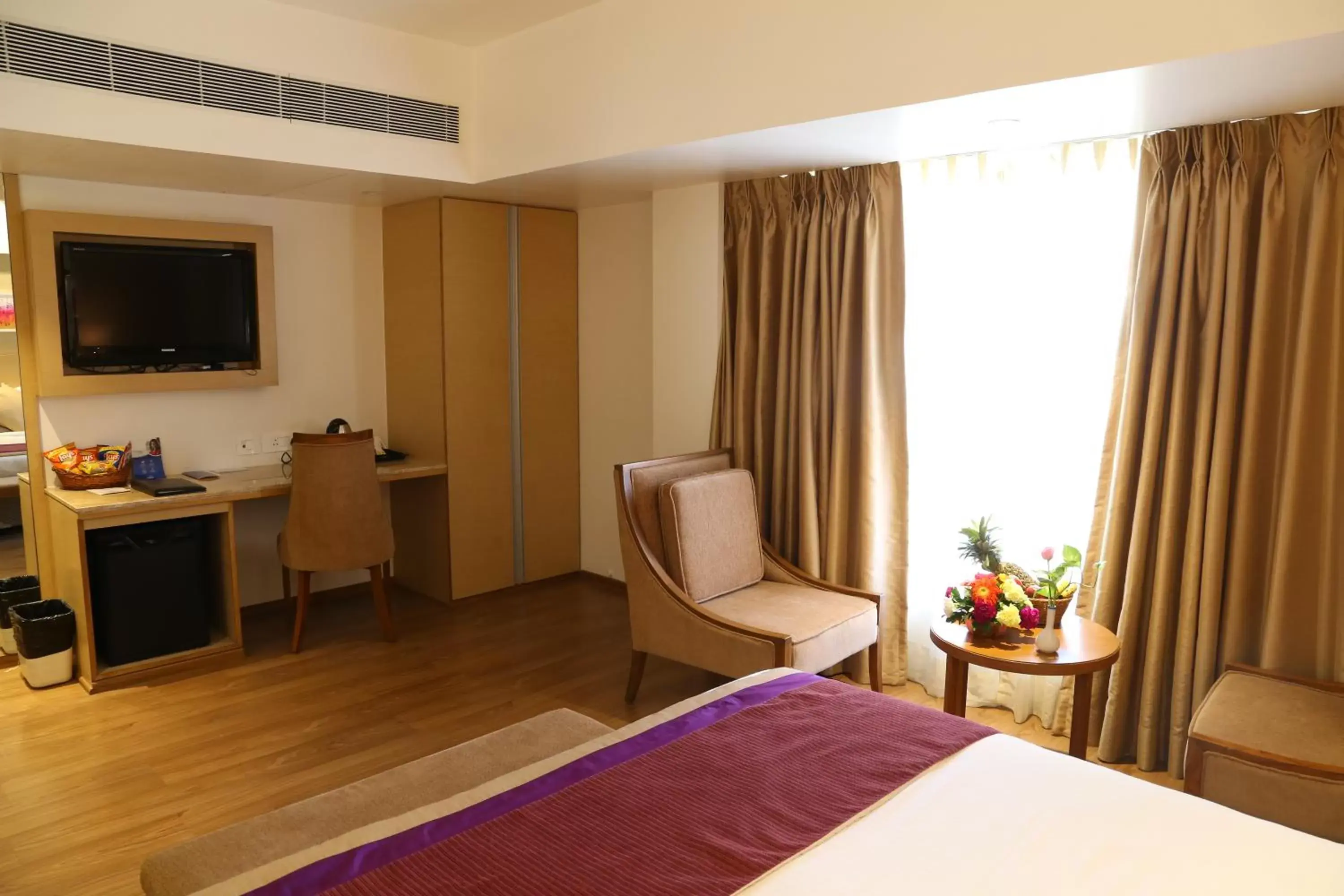 Bedroom, Bed in Sarovar Portico Rivera Ahmedabad