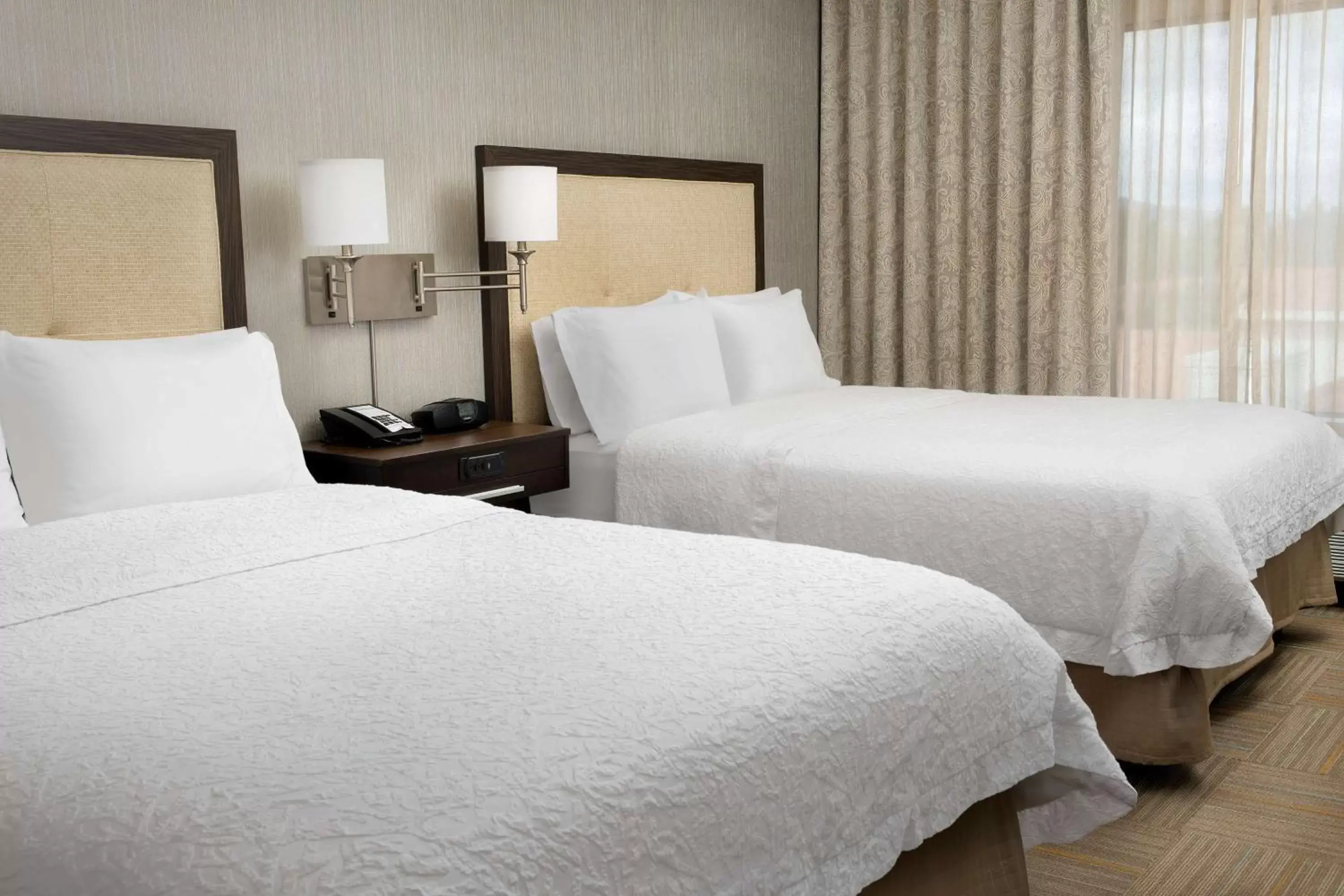Bed in Hampton Inn & Suites Phoenix/Tempe