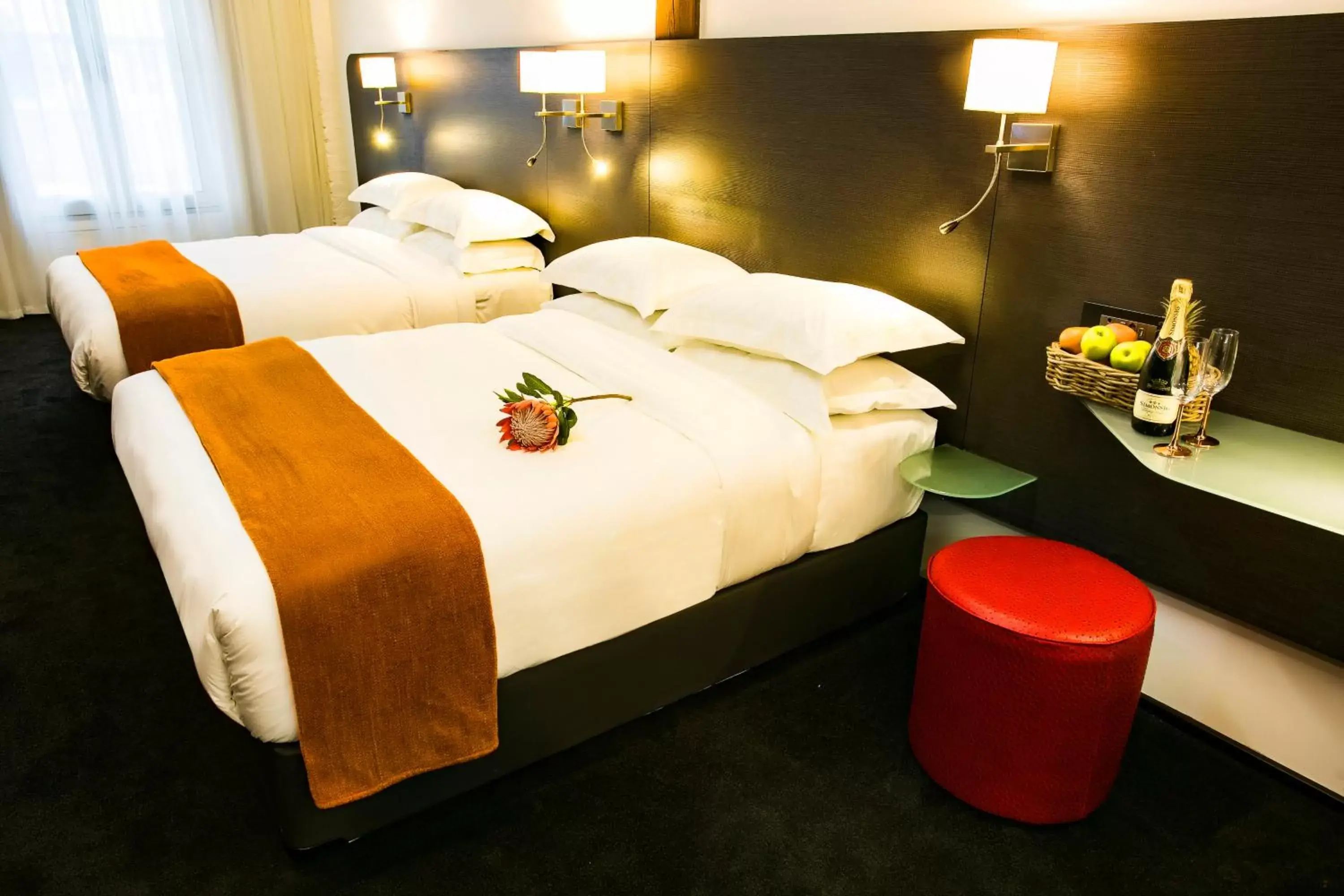 Photo of the whole room, Bed in Signature Lux Hotel by ONOMO, Waterfront