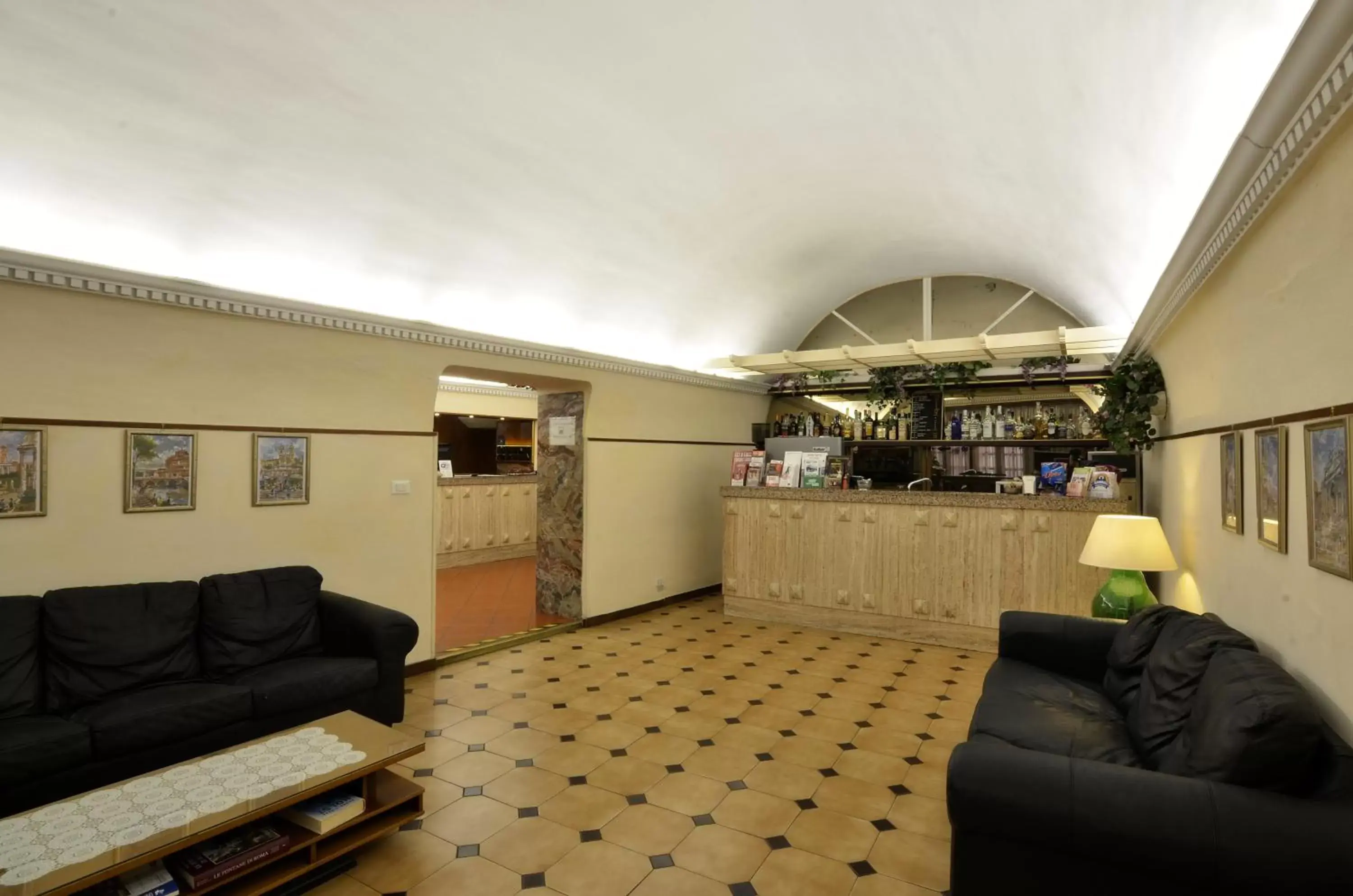 TV and multimedia, Lounge/Bar in Hotel Tirreno