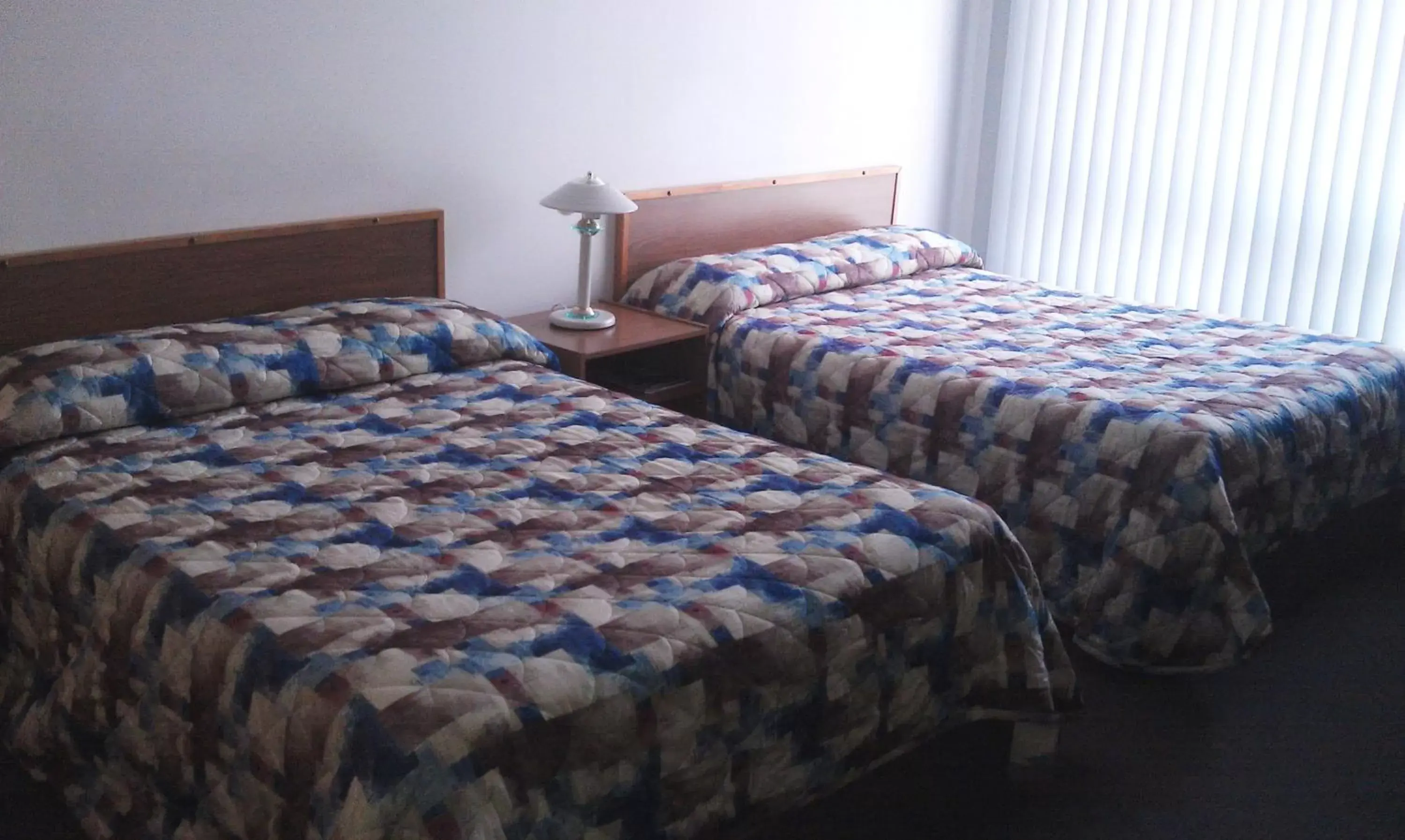 Photo of the whole room, Bed in Motel Royal