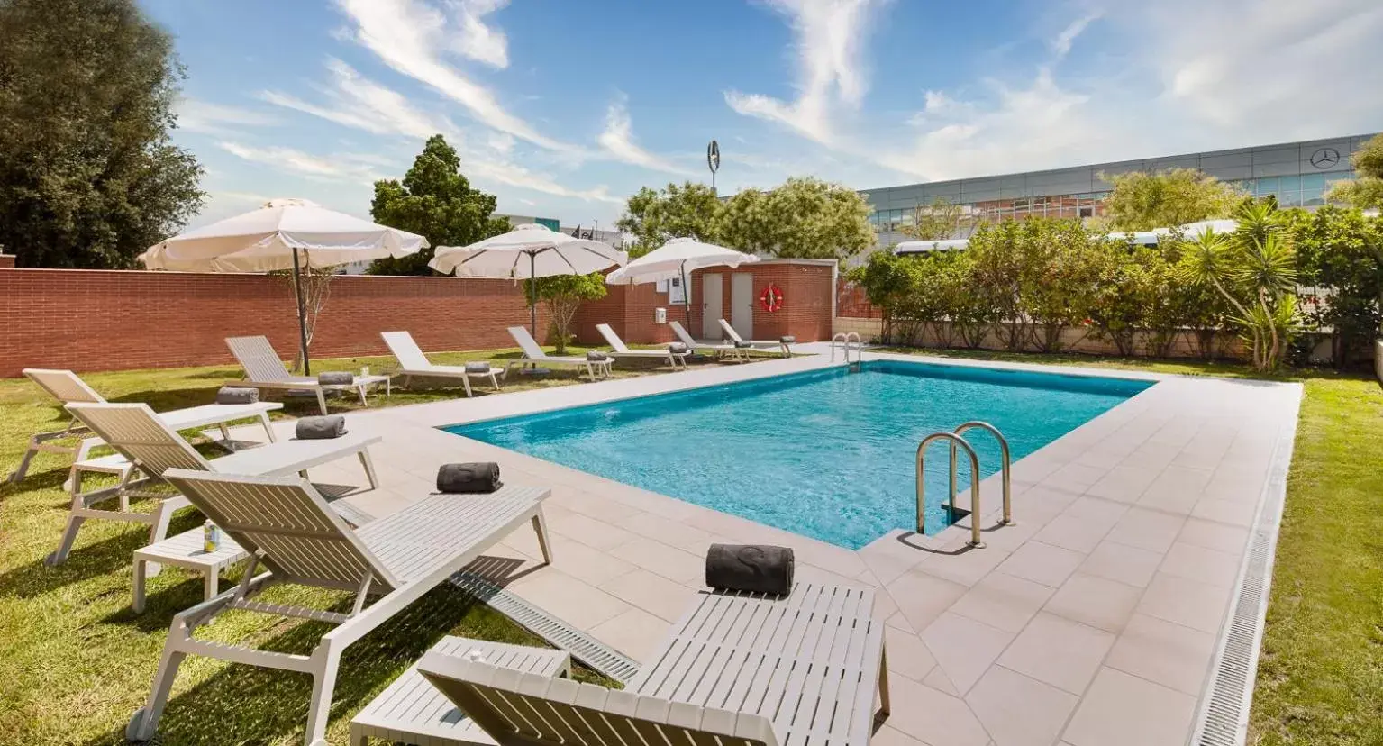 Swimming Pool in Sercotel Sant Boi