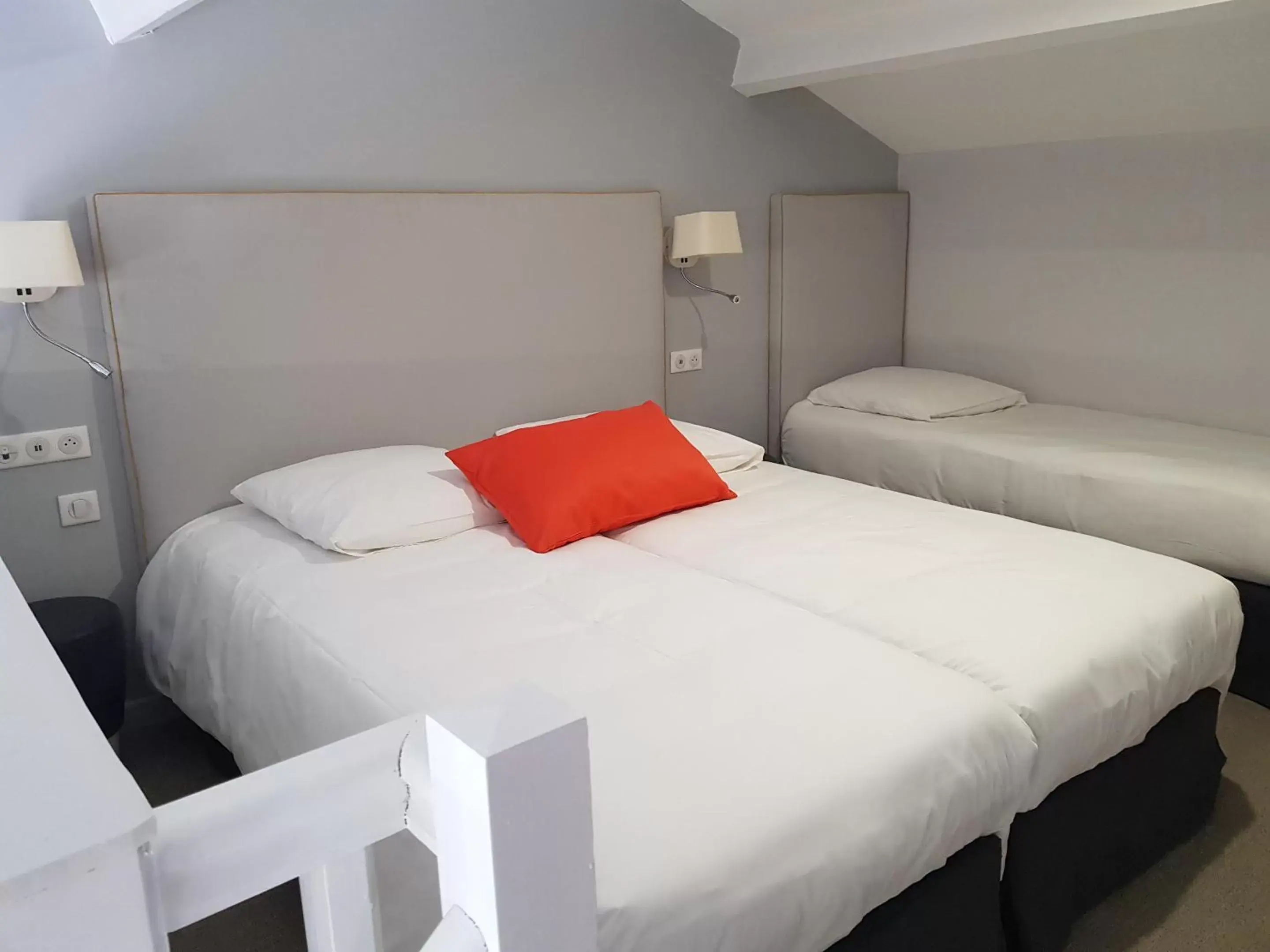 Bed in KYRIAD LYON EST – Saint Quentin Fallavier