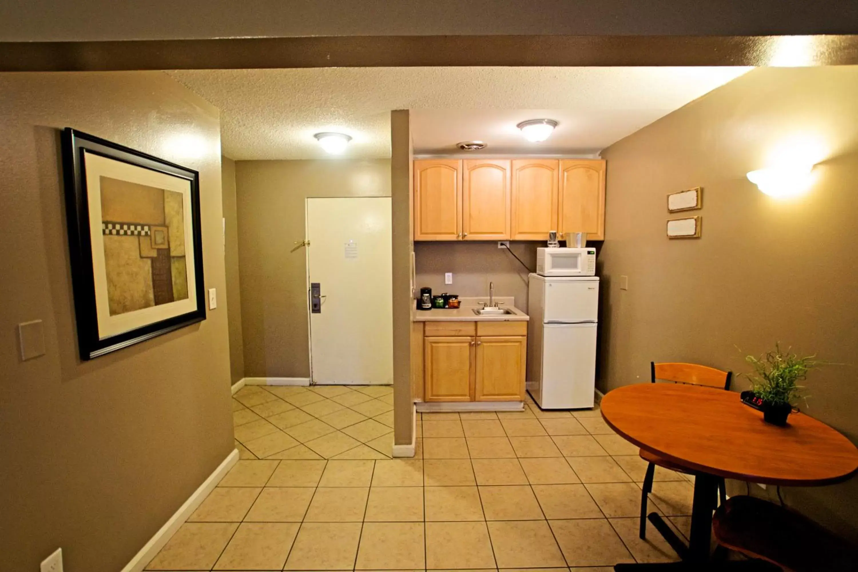 Kitchen or kitchenette, Kitchen/Kitchenette in Ocean Villa Inn