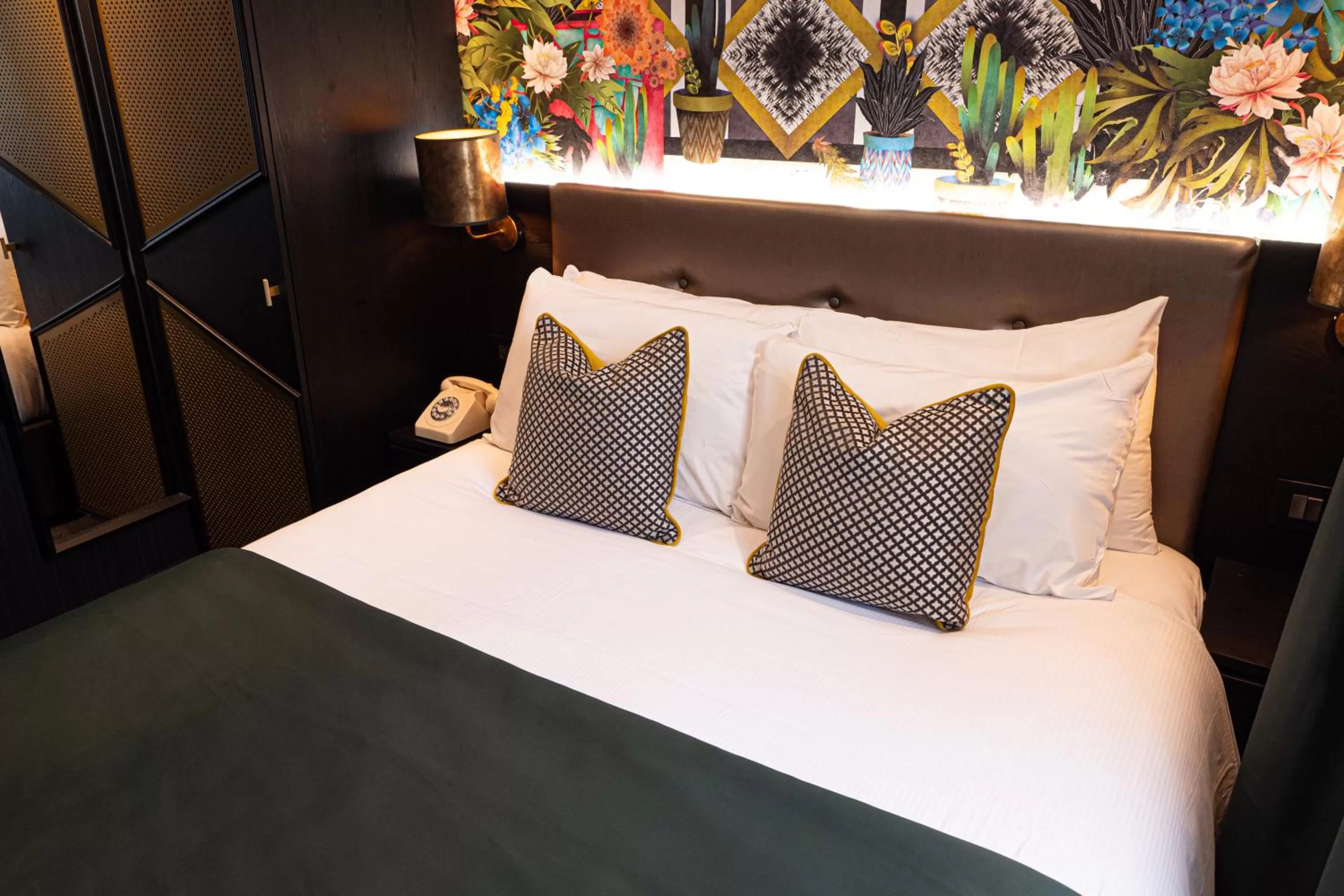 Bed in Hyde Park Green