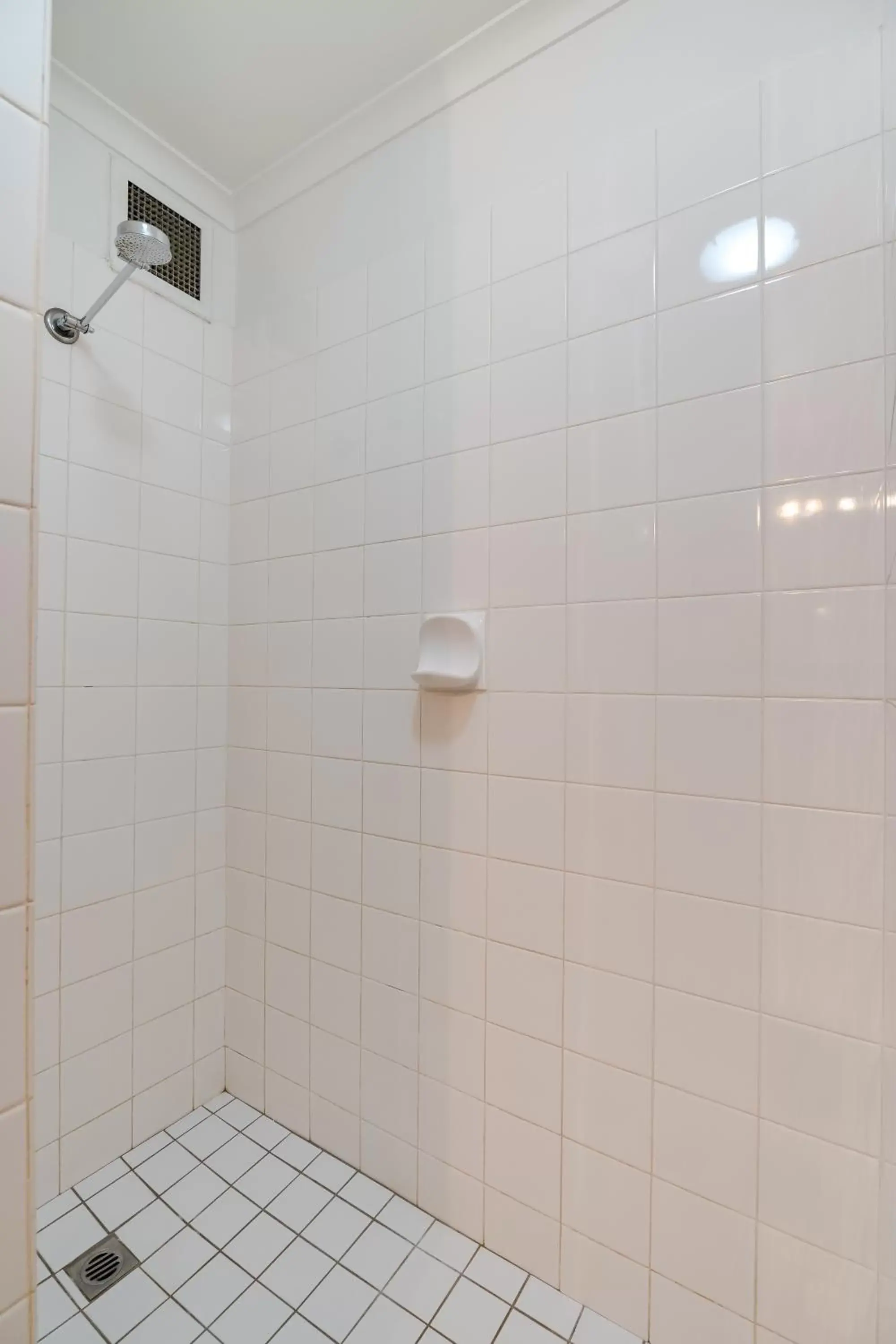 Shower, Bathroom in Mercure Albury