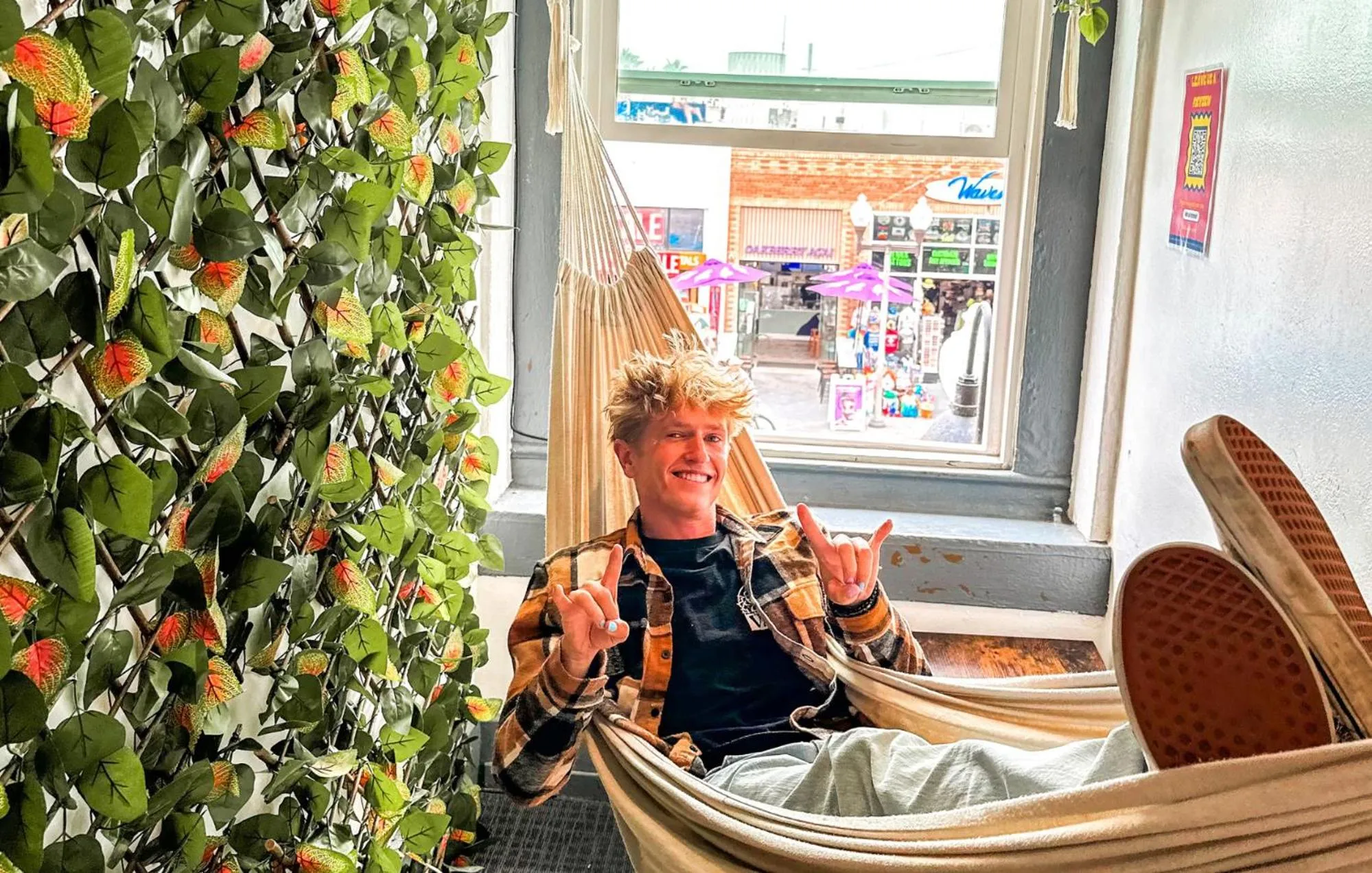 ITH Surf City Hostel Hermosa Beach