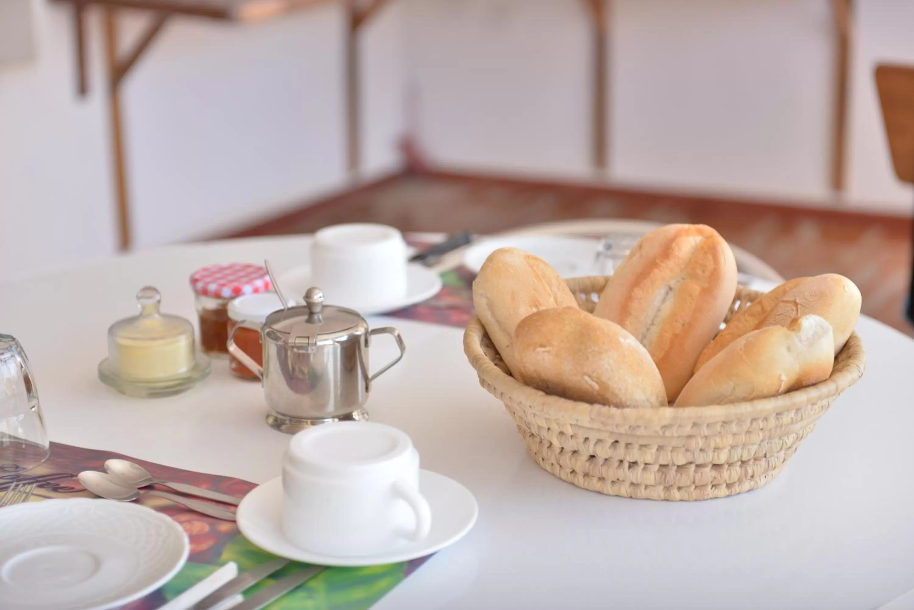 Continental breakfast in Residencial Che Guevara B & B Stop over