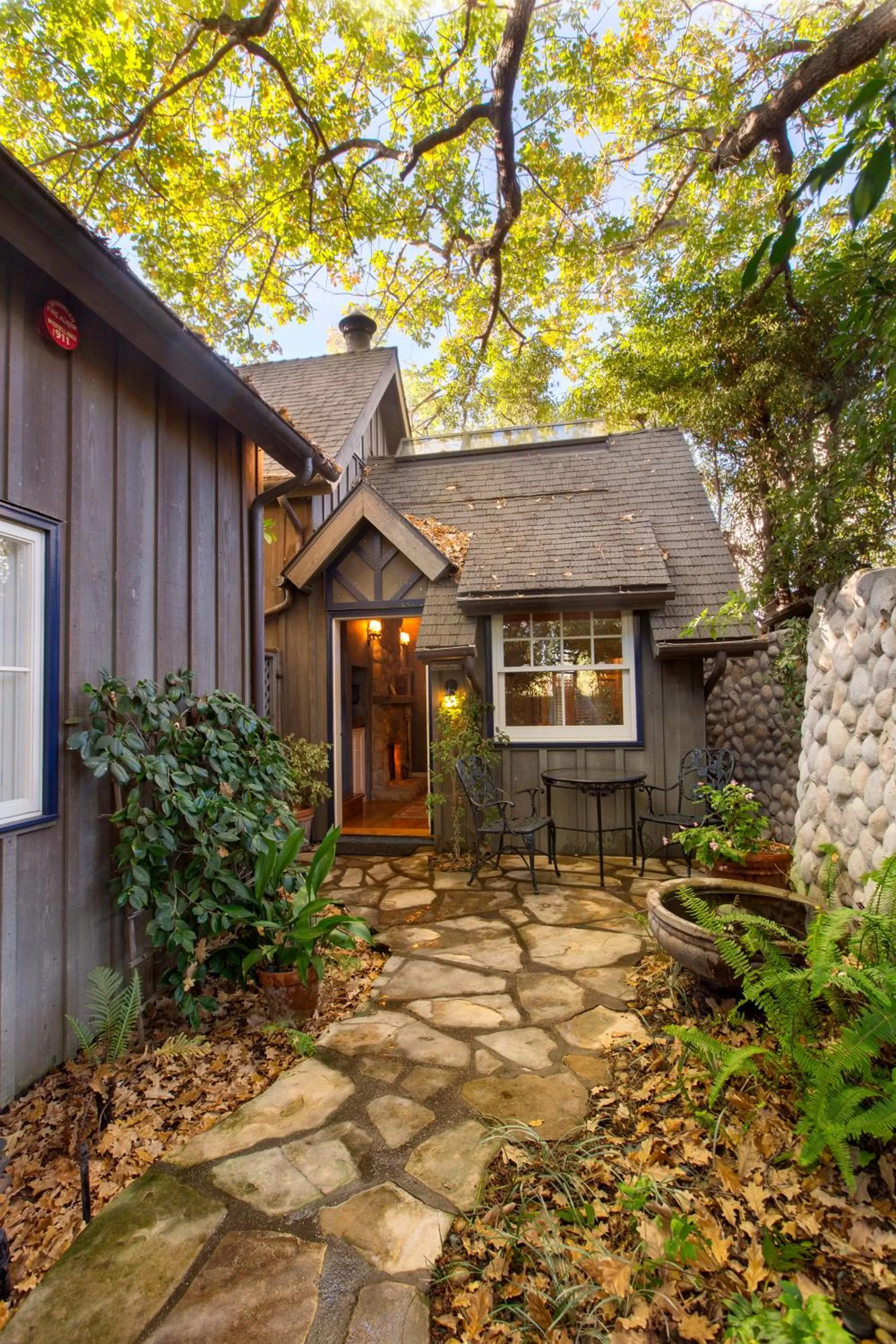 Property building in Simpson House Inn