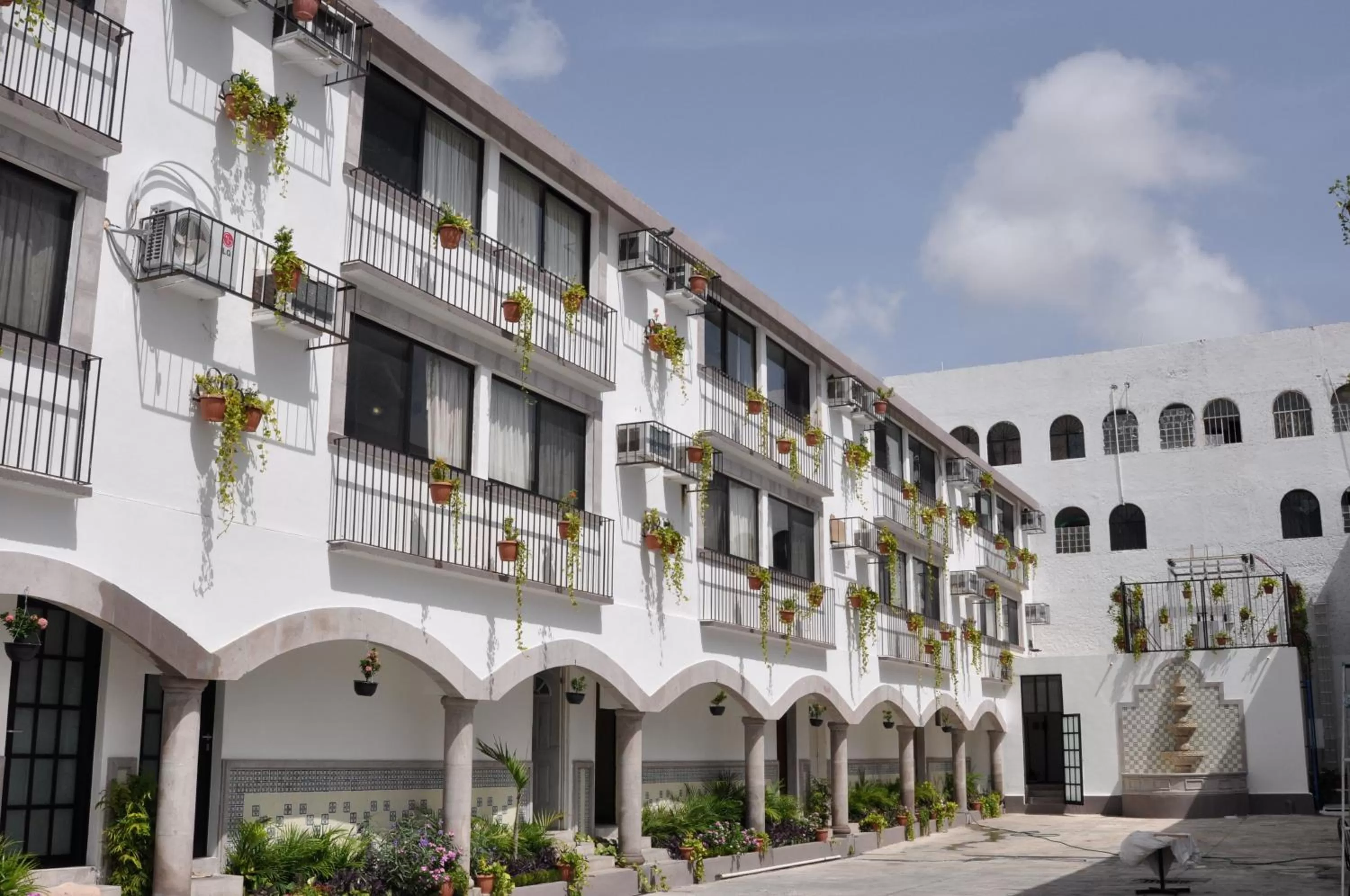 Facade/entrance in Hacienda de Castilla