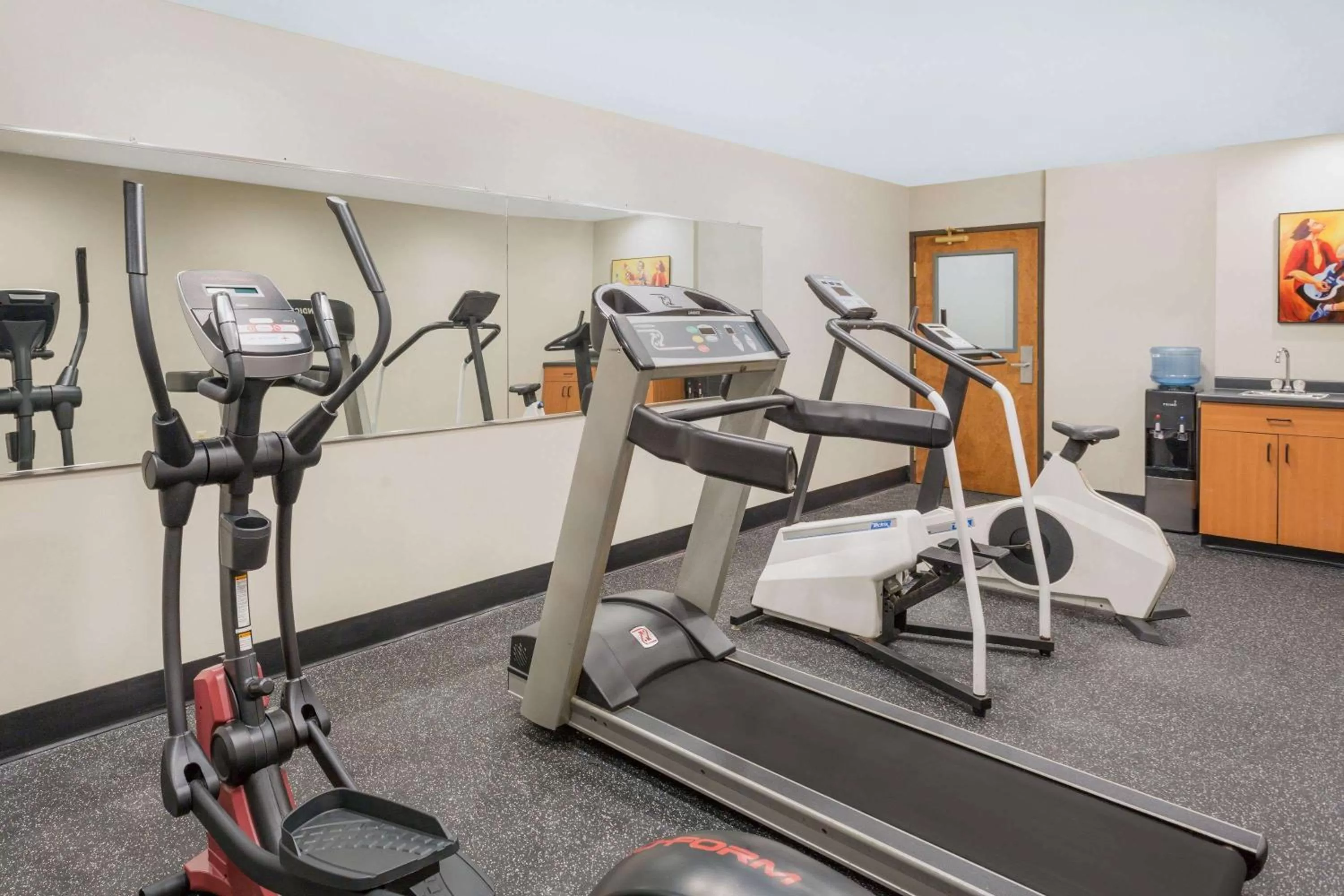 Fitness centre/facilities in Microtel Inn & Suites by Wyndham
