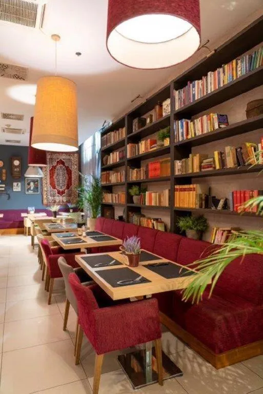 Restaurant/places to eat in Hotel Sliško