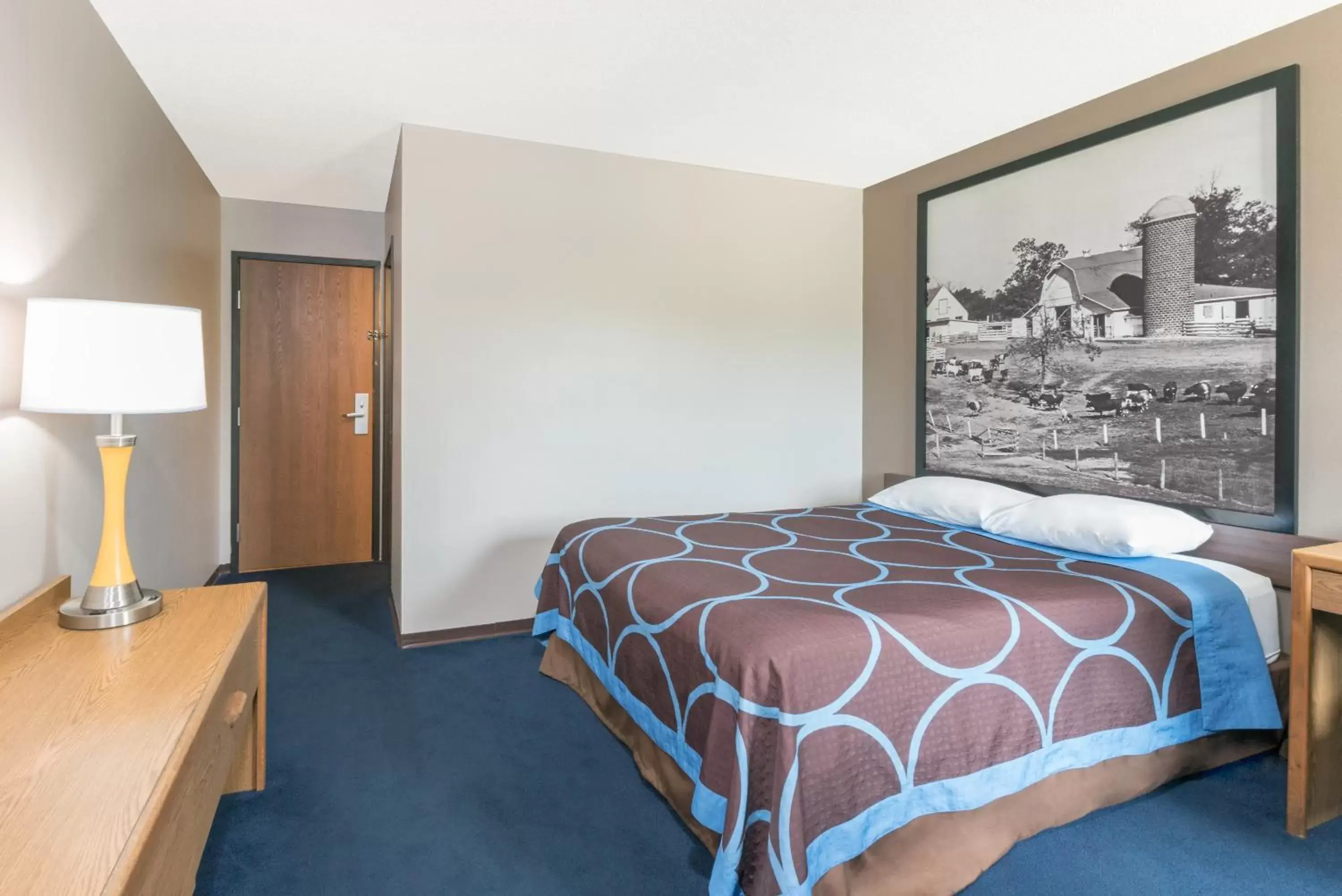 Bed in Super 8 by Wyndham Milbank SD