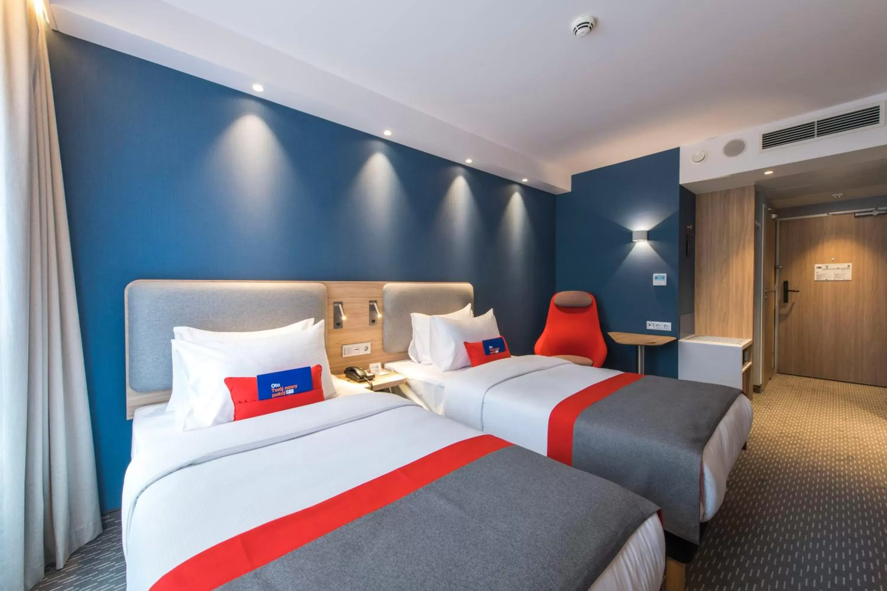 Bed in Holiday Inn Express Warsaw - Mokotow, an IHG Hotel