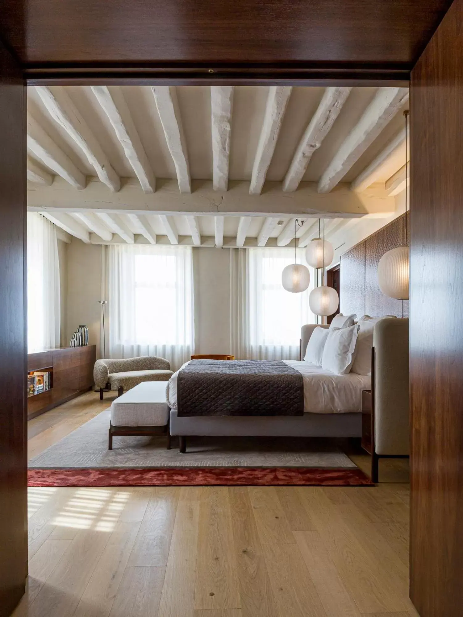 Bed in Hôtel de Pavie