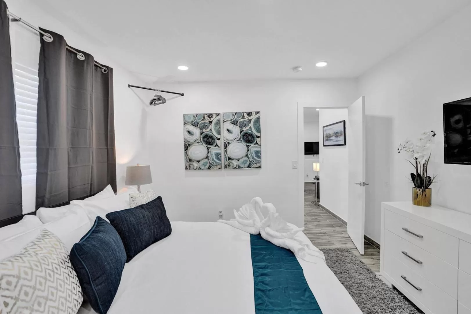 Other, Bed in Fillmore Suits