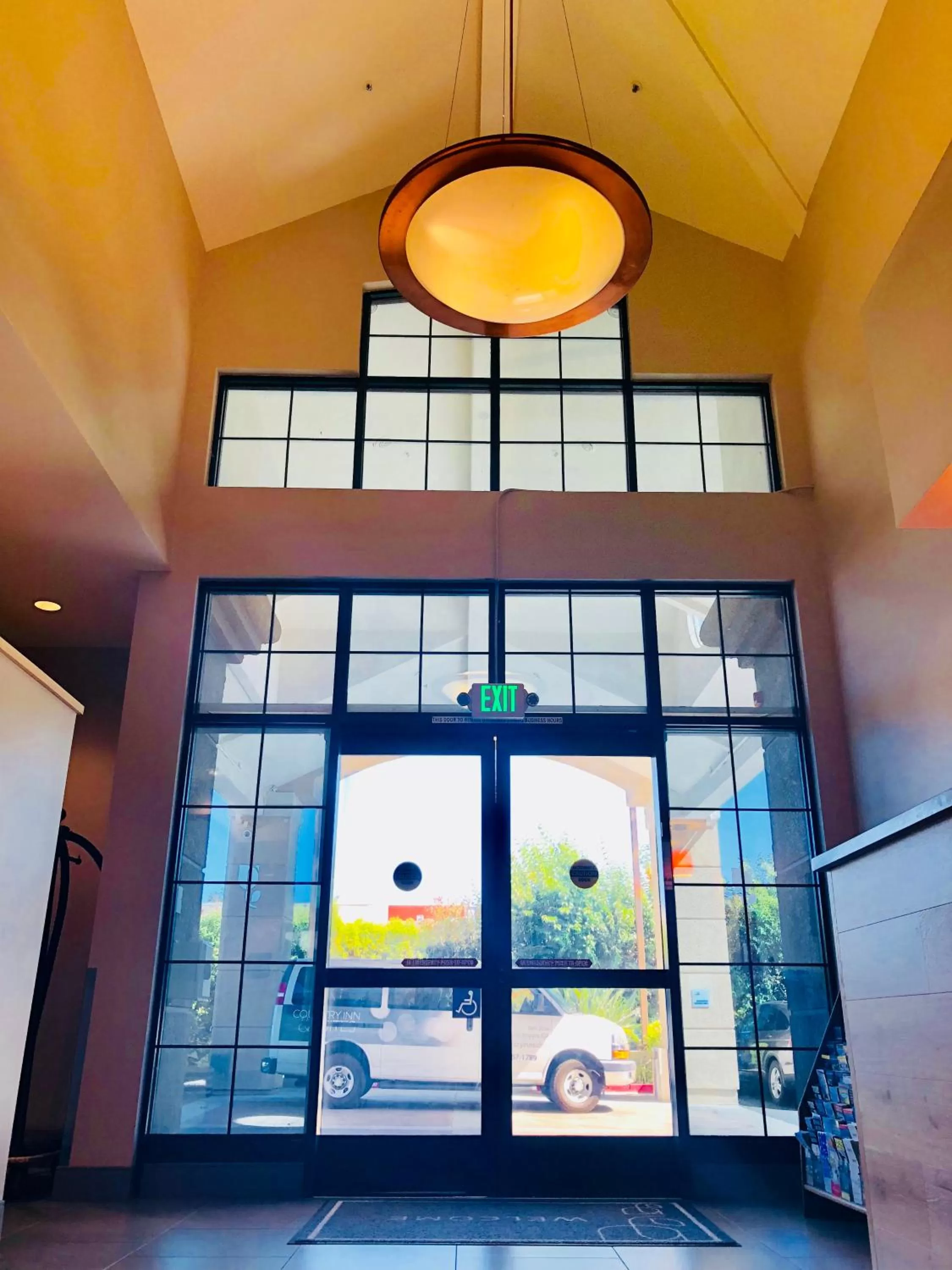 Lobby or reception in Country Inn & Suites by Radisson, San Jose International Airport, CA