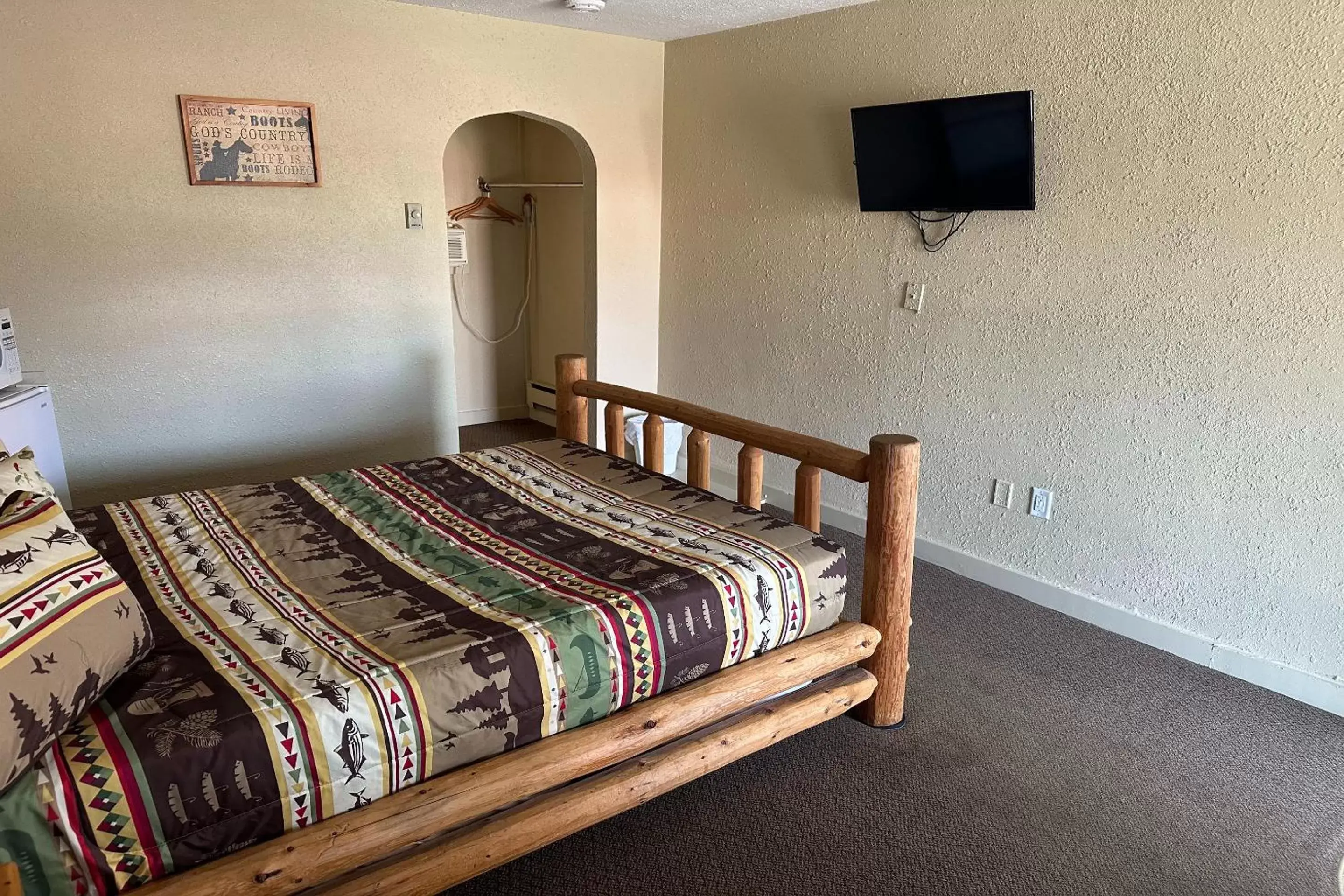 Bedroom, Bed in Love Hotels Murdo by OYO on Interstate 90