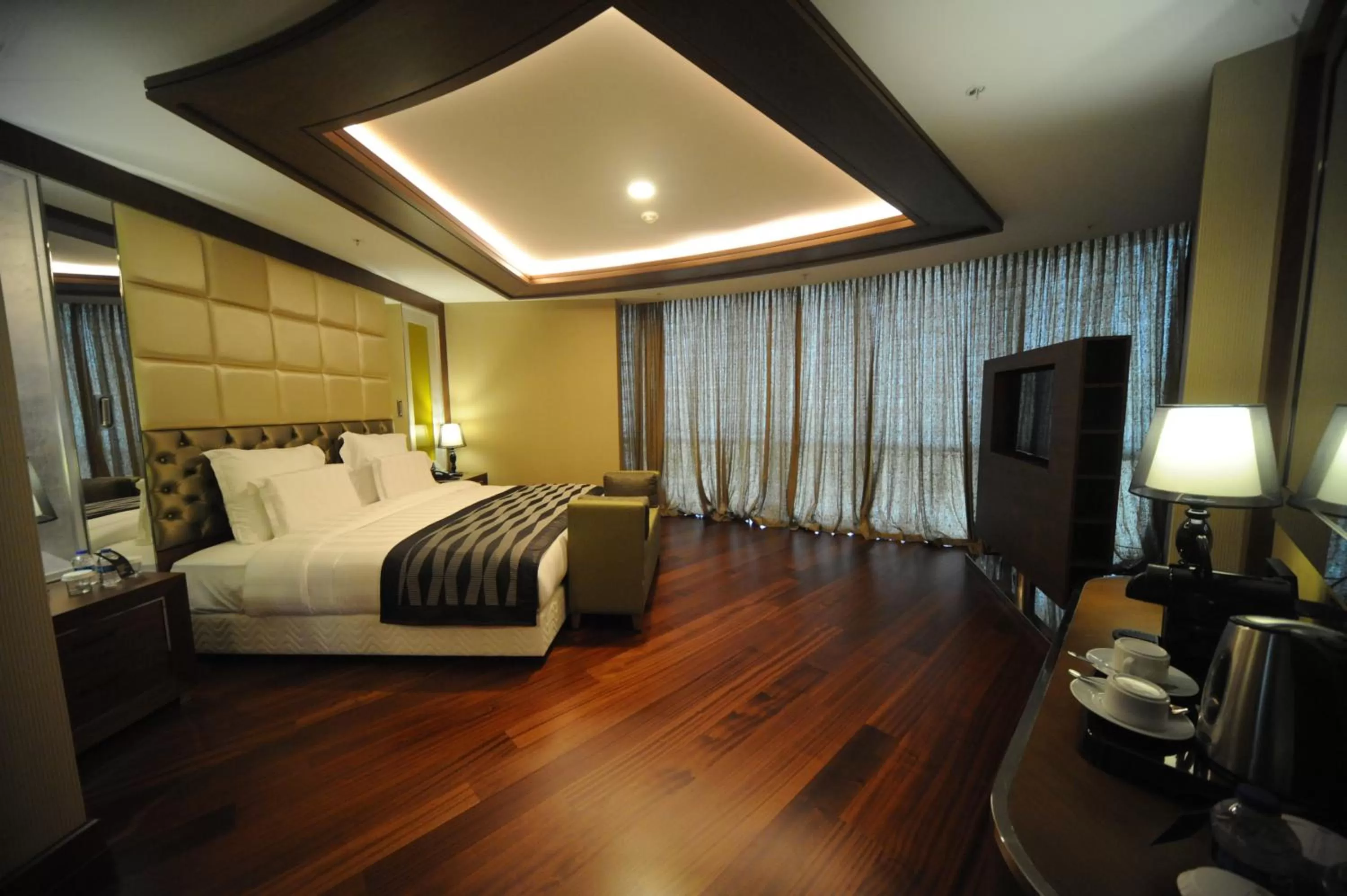 Bed in Pullman Istanbul Hotel & Convention Center