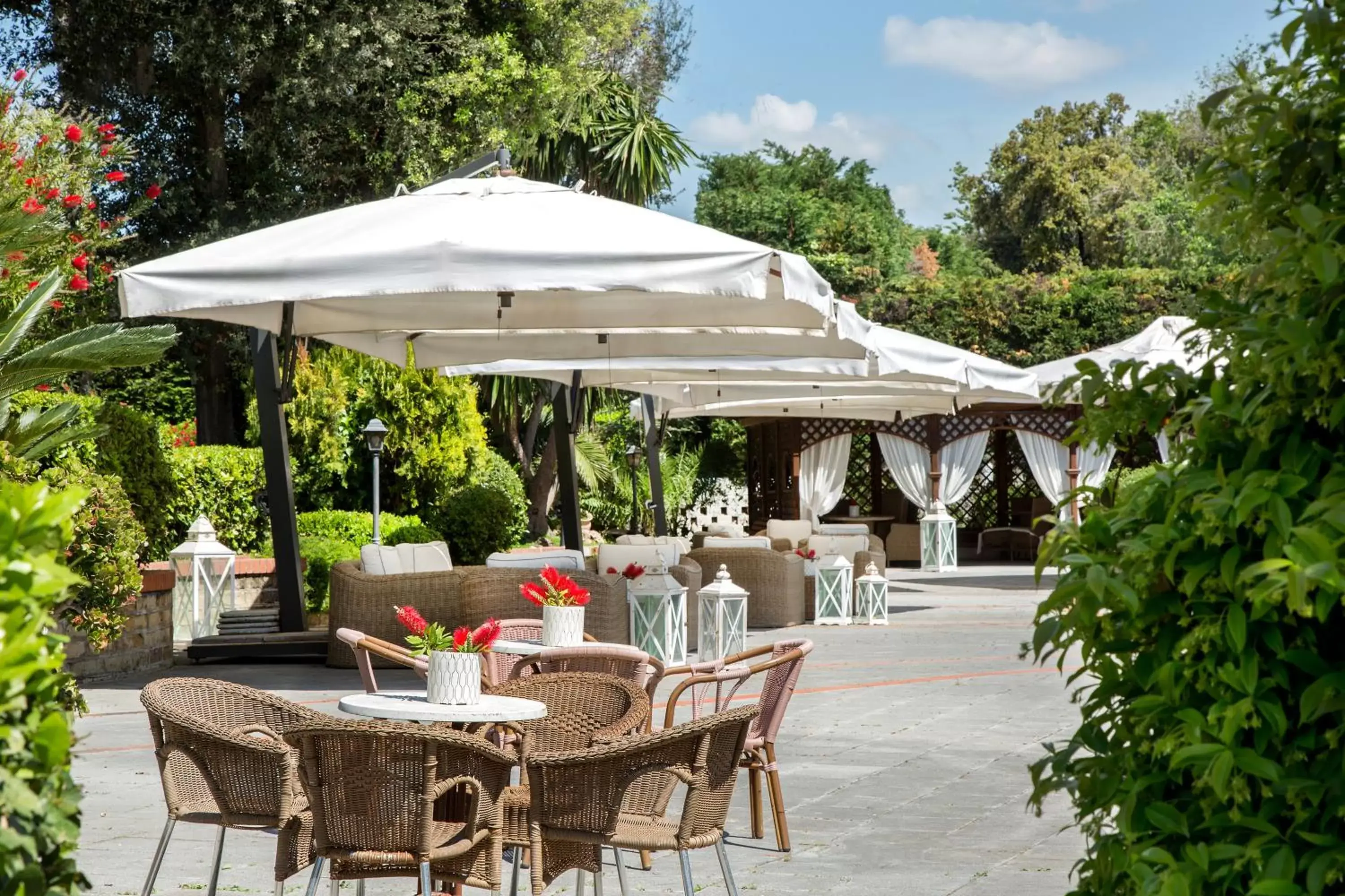 Restaurant/places to eat in Montespina Park Hotel