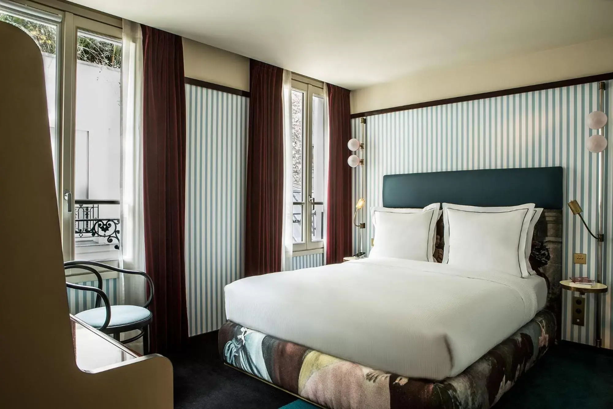 Classic Double Room in Hôtel du Rond-point des Champs-Élysées - Esprit de France
