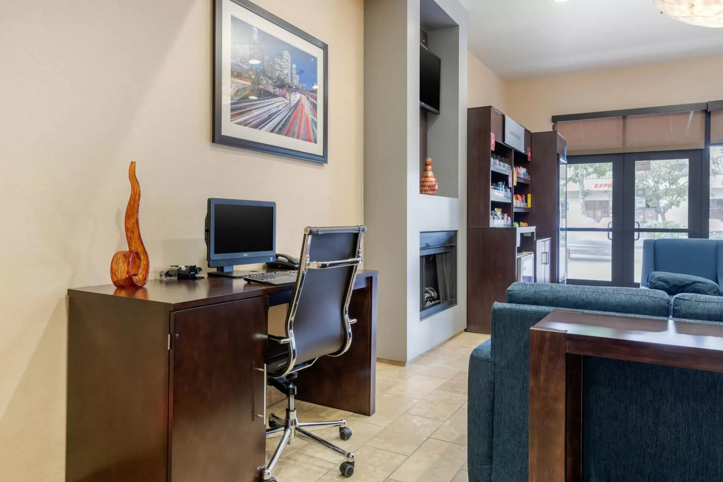 Business facilities in Comfort Suites Near City of Industry - Los Angeles