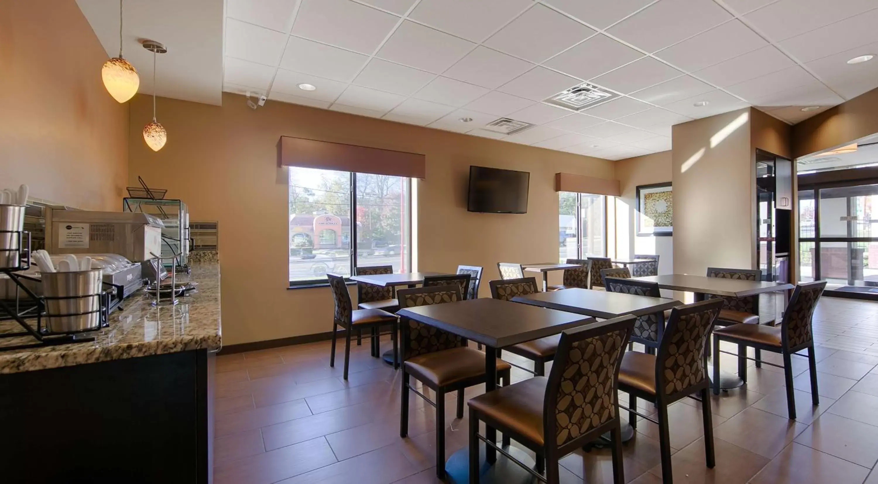 Breakfast, Restaurant/Places to Eat in Best Western Plus College Park Hotel