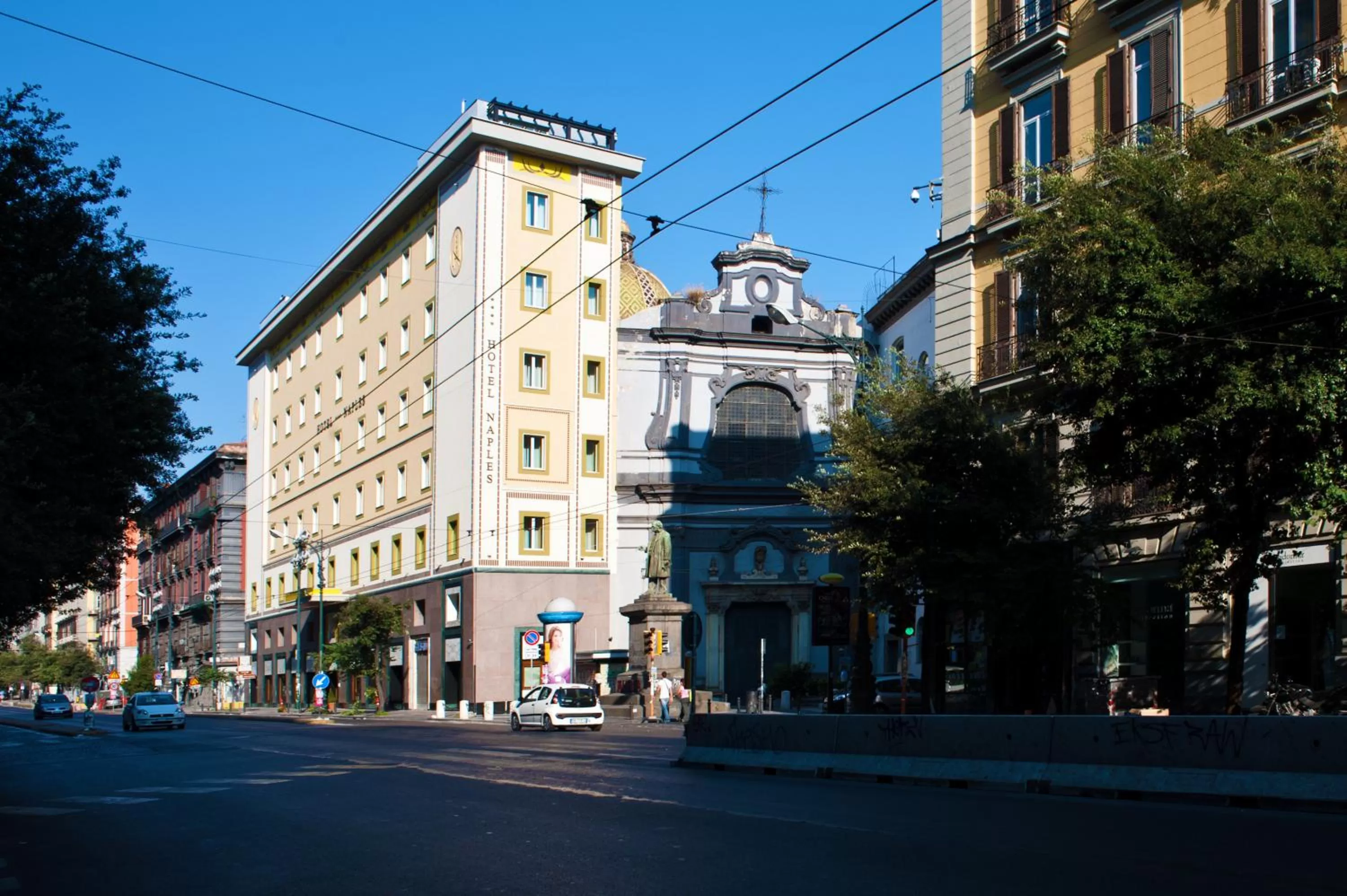 Facade/entrance in Hotel Naples