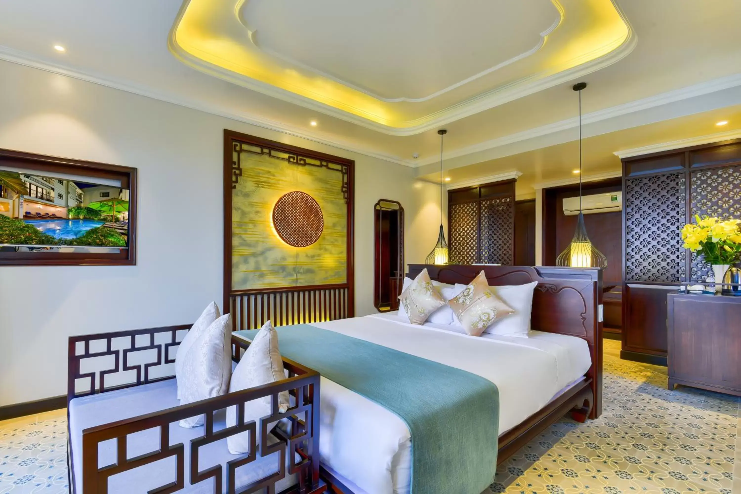 Bed in Laluna Hoi An Riverside Hotel & Spa