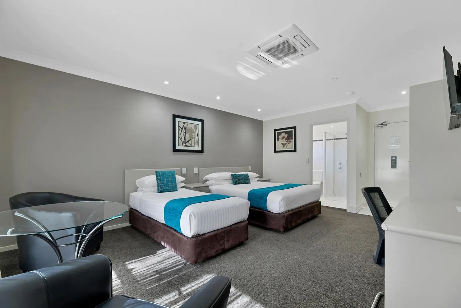 Bed in Central Caleula Motor Lodge