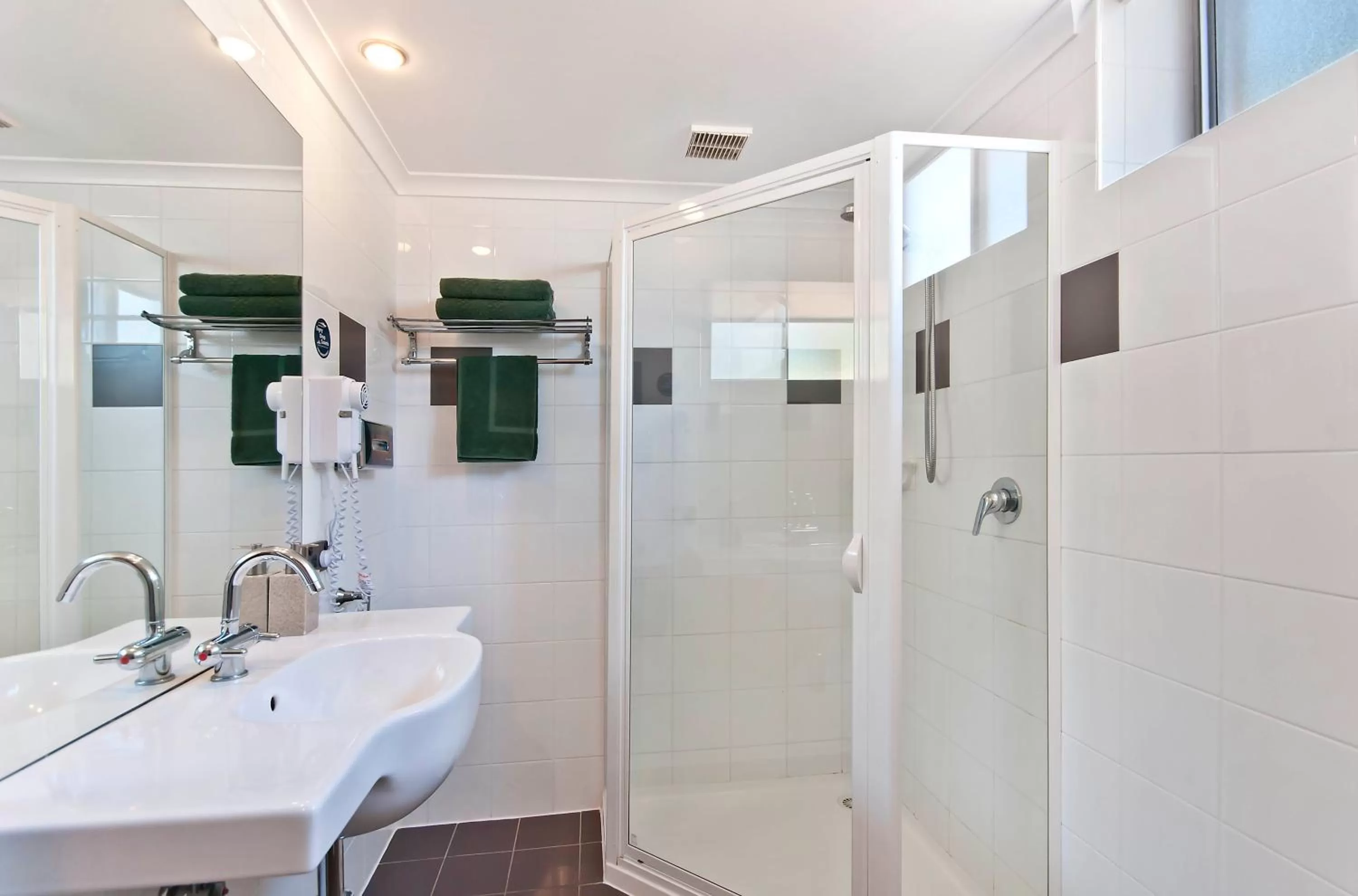 Bathroom in Comfort Inn On Raglan