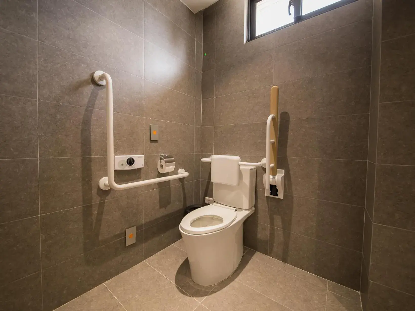 Bathroom in Hôtel de Ľeau