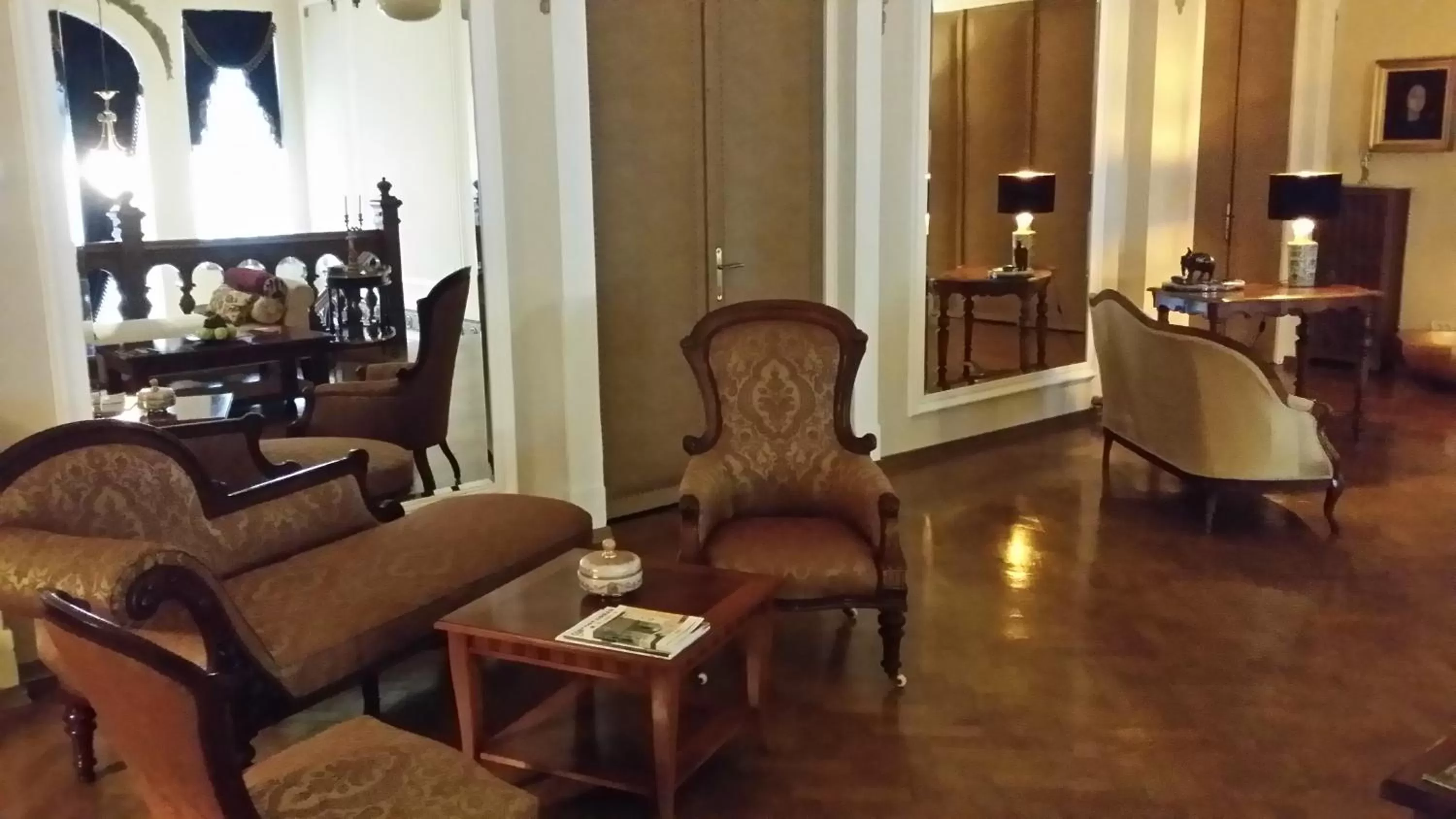 Decorative detail in Grand Boutique Hotel