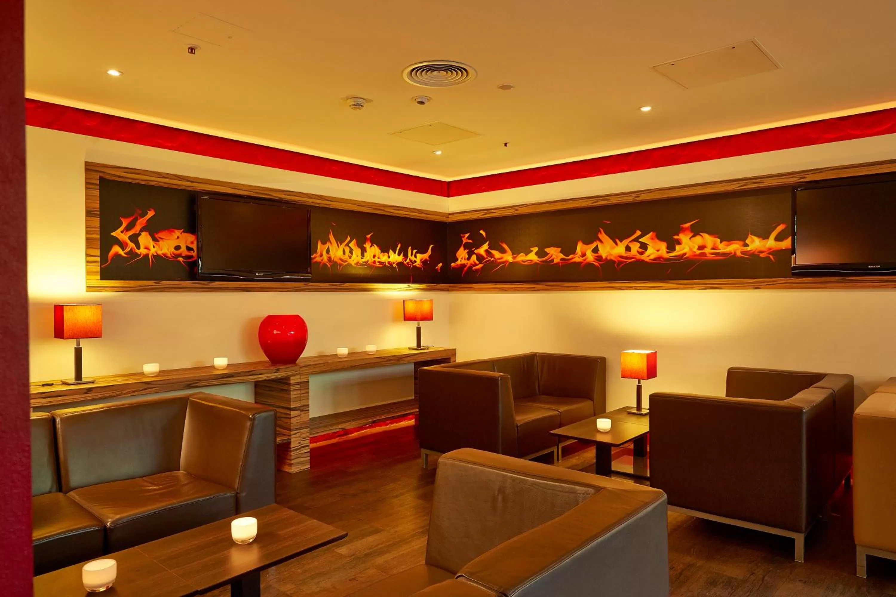 Lounge or bar in H+ Hotel Bad Soden